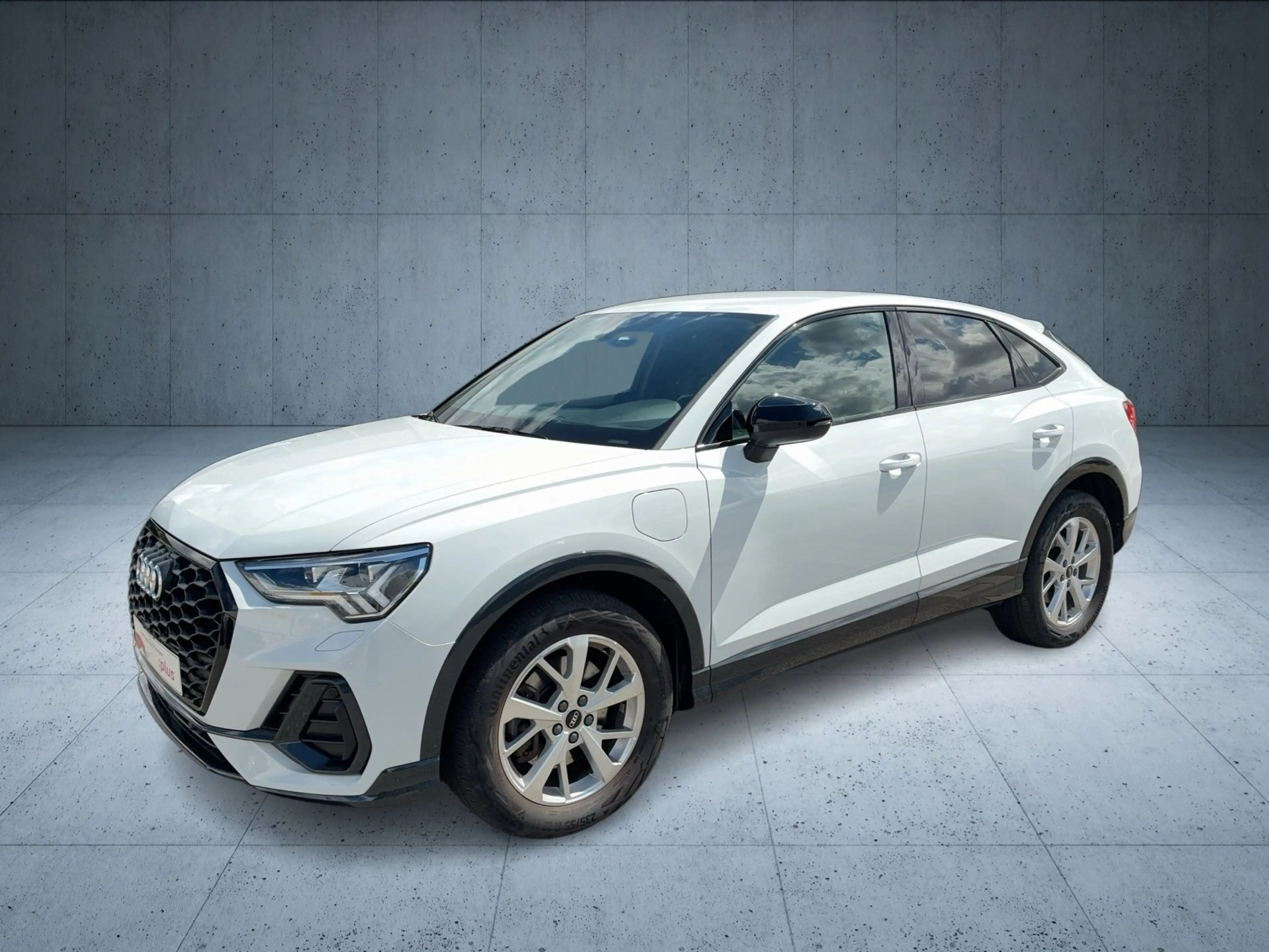 Audi Q3 Sportback TFSI e Sb PHEV1.4 R4180 DSG LM — photo 2