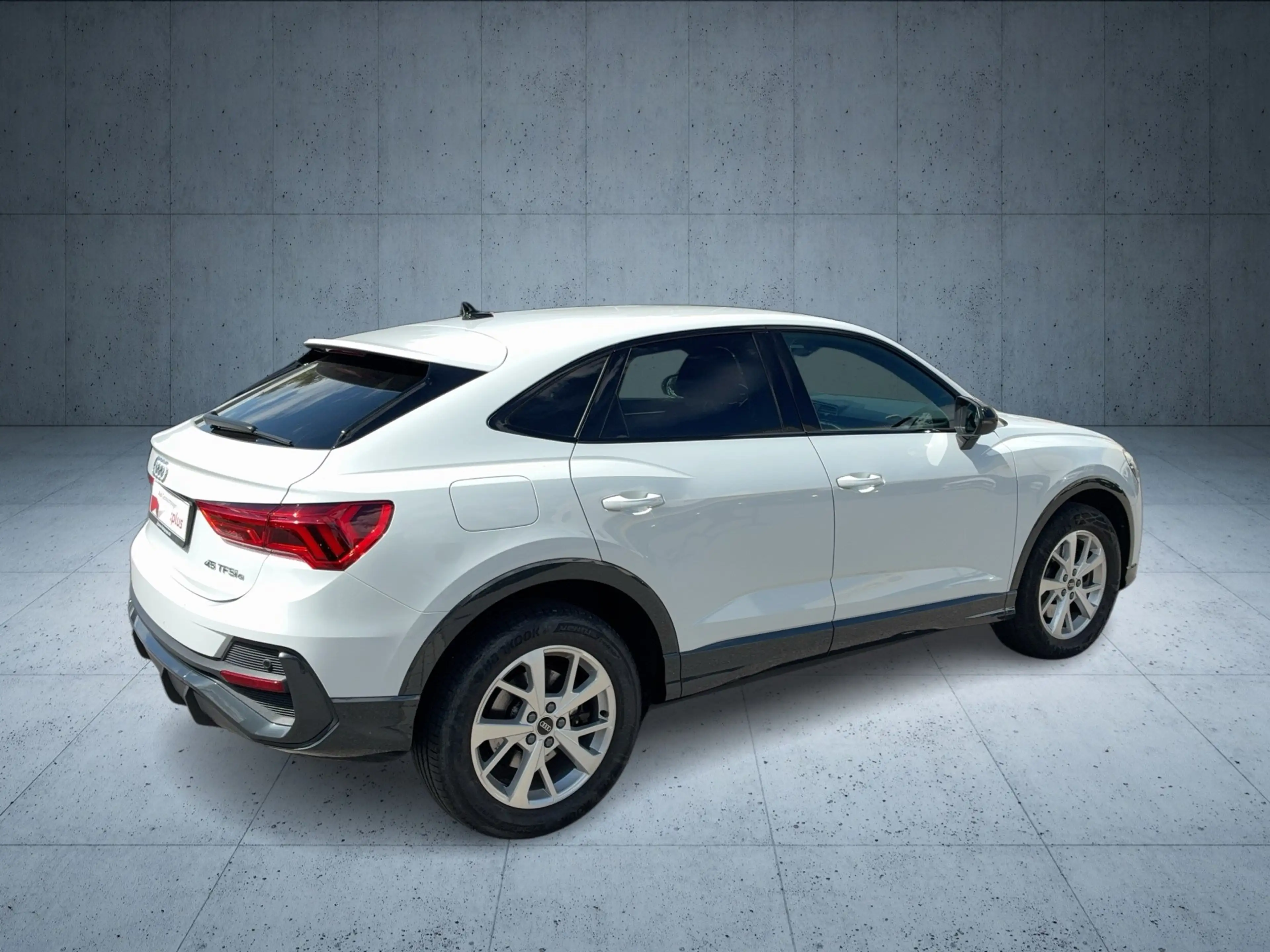Audi Q3 Sportback TFSI e Sb PHEV1.4 R4180 DSG LM — photo 6