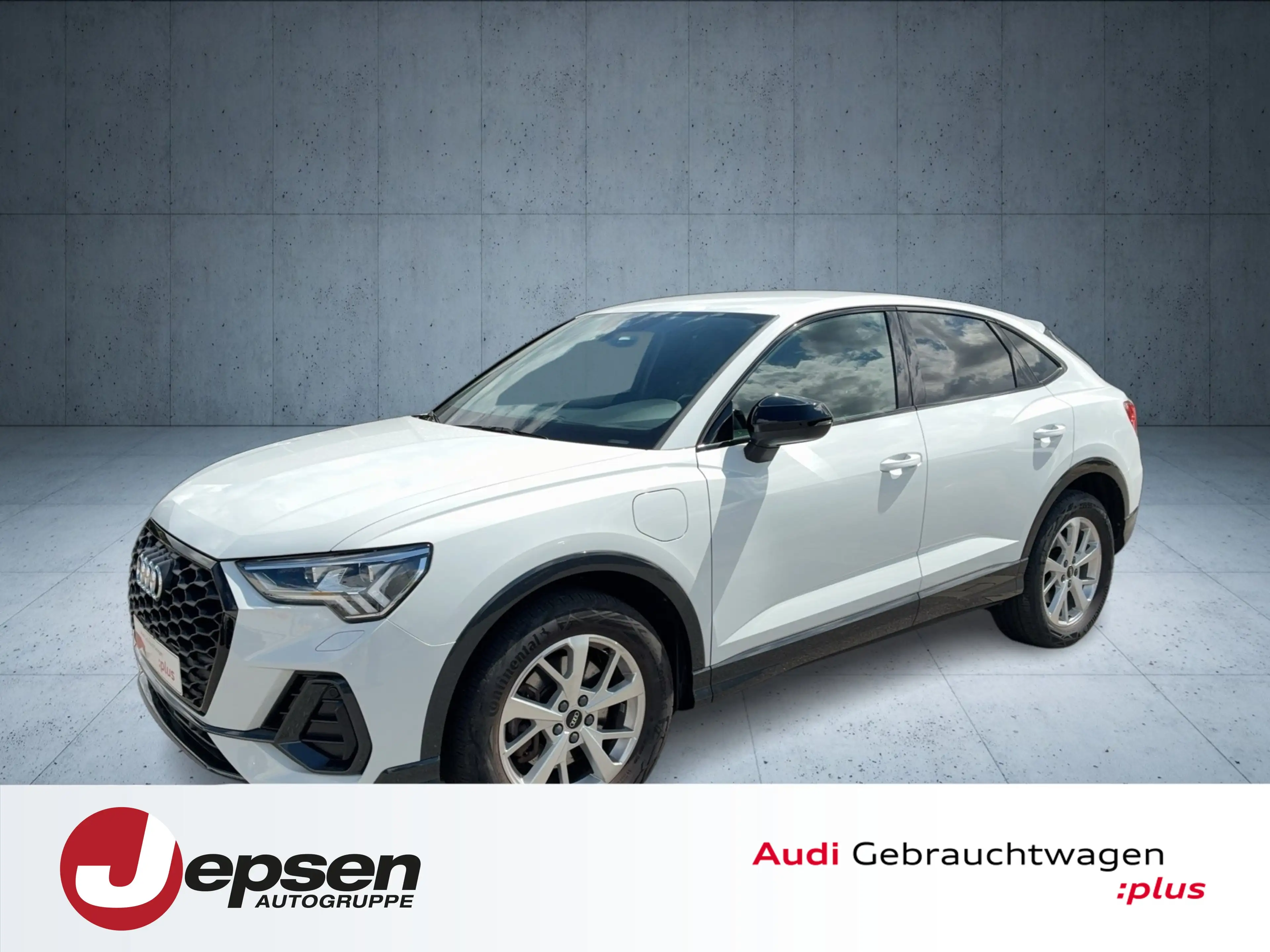 Audi Q3 Sportback TFSI e  Sb  PHEV1.4 R4180  DSG LM