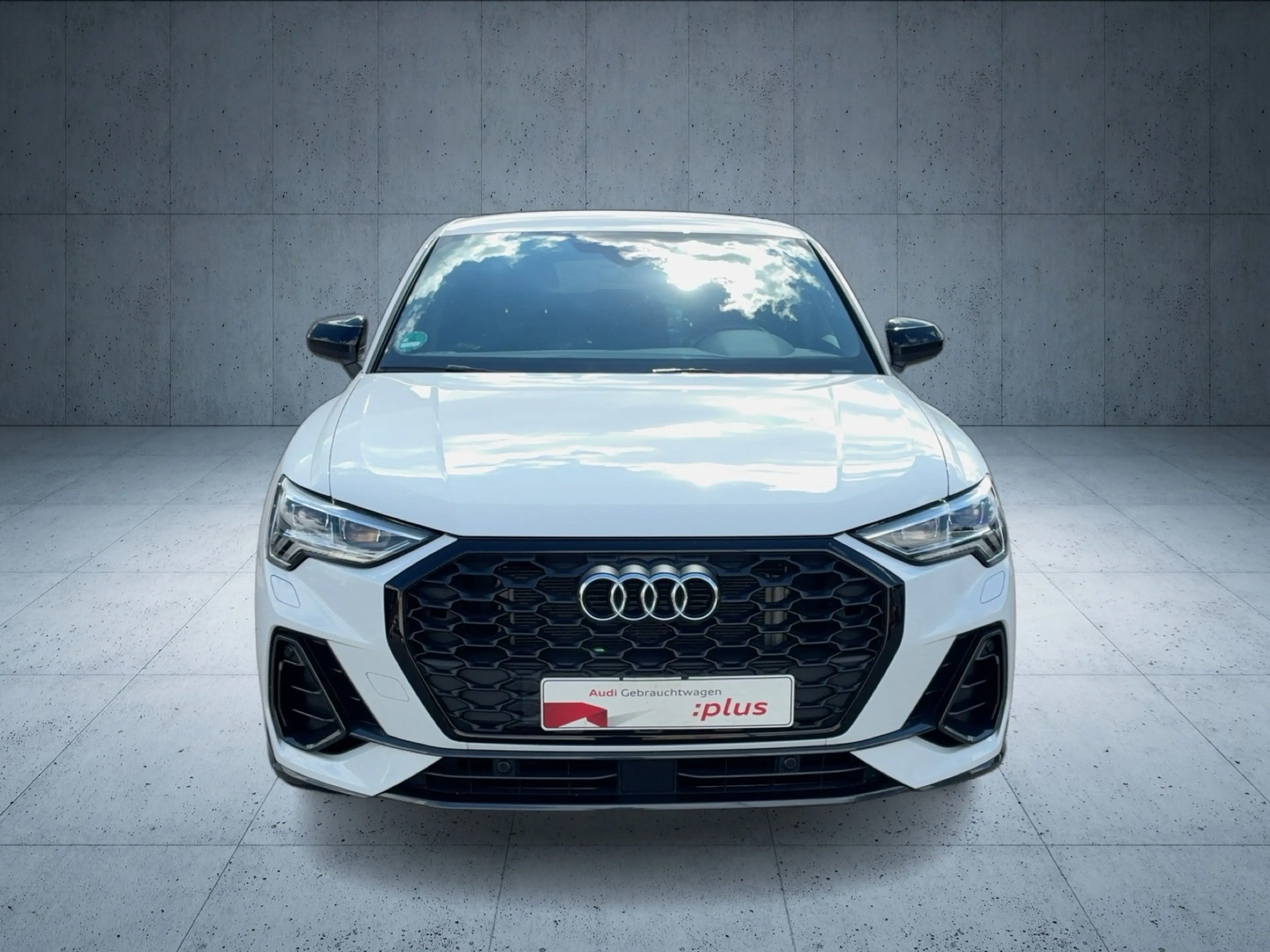 Audi Q3 Sportback TFSI e Sb PHEV1.4 R4180 DSG LM — photo 9
