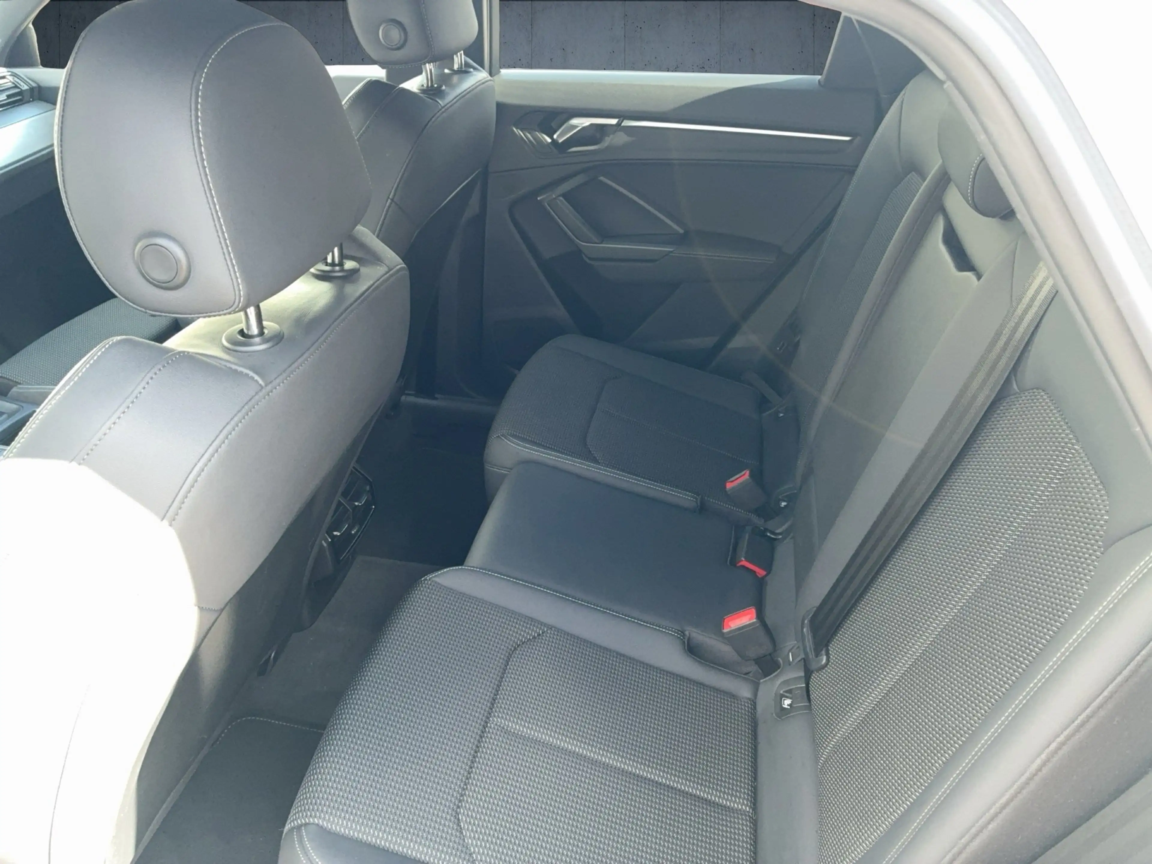 Audi Q3 Sportback TFSI e Sb PHEV1.4 R4180 DSG LM — photo 13