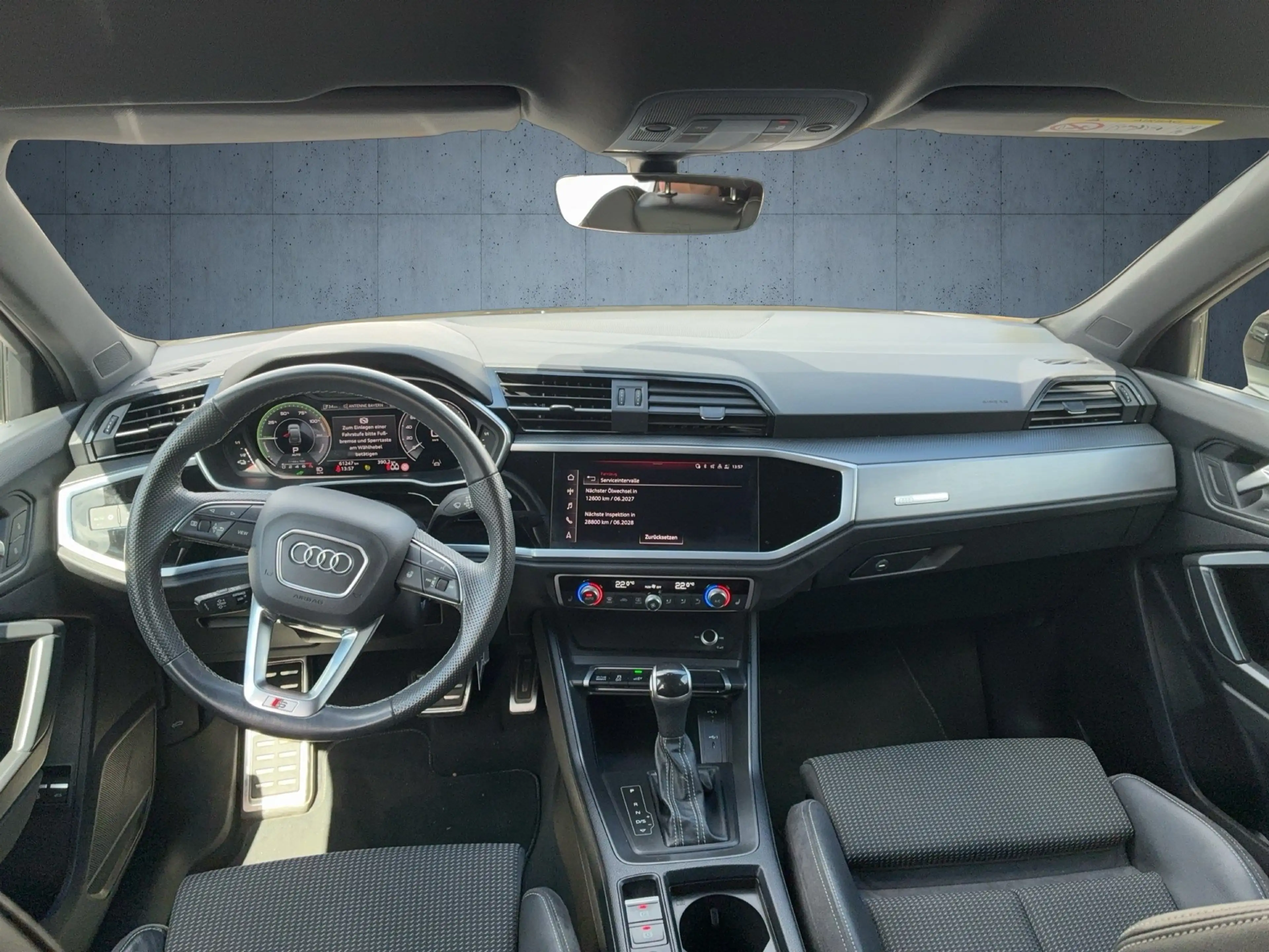 Audi Q3 Sportback TFSI e Sb PHEV1.4 R4180 DSG LM — photo 12