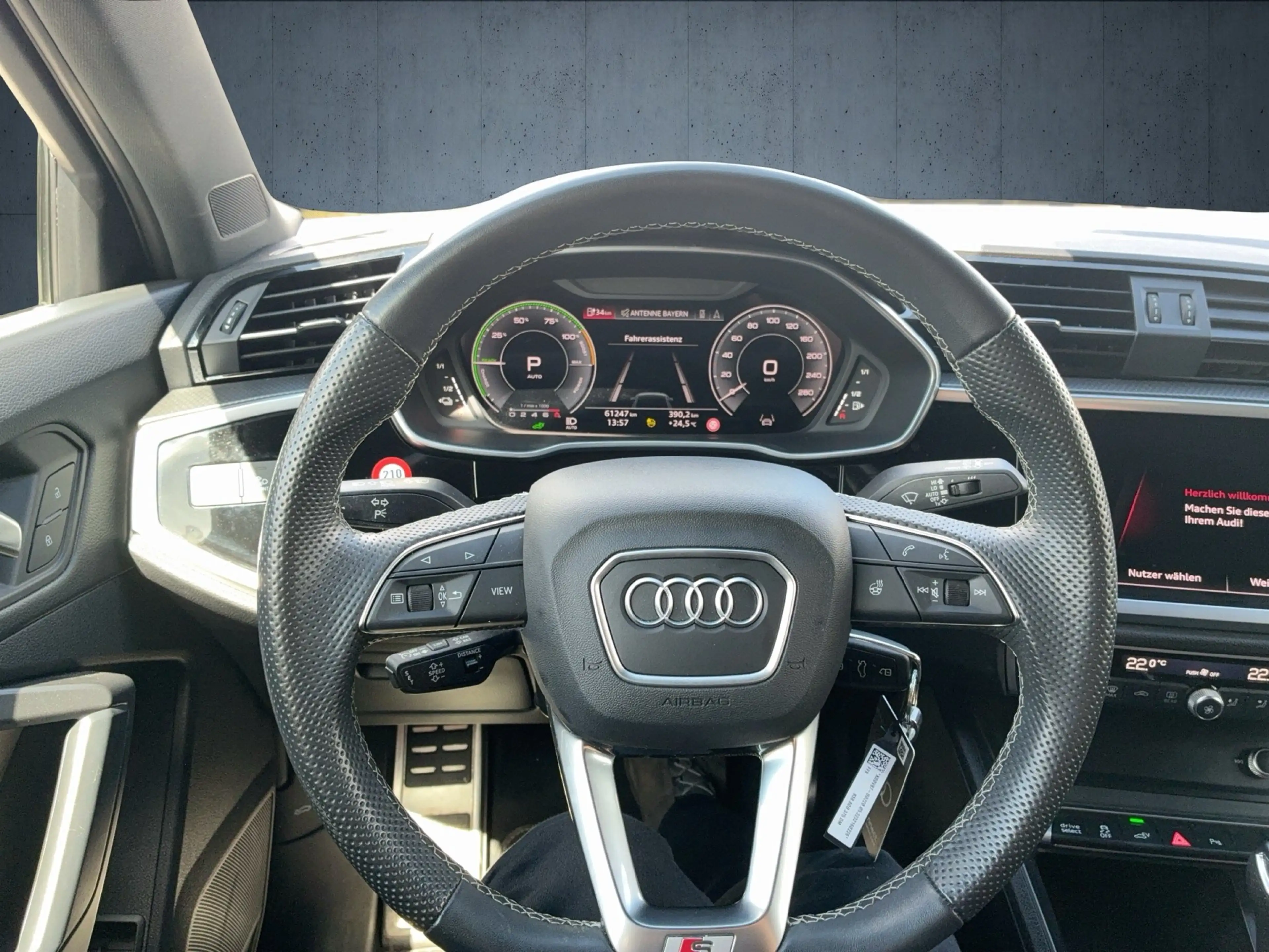Audi Q3 Sportback TFSI e Sb PHEV1.4 R4180 DSG LM — photo 11