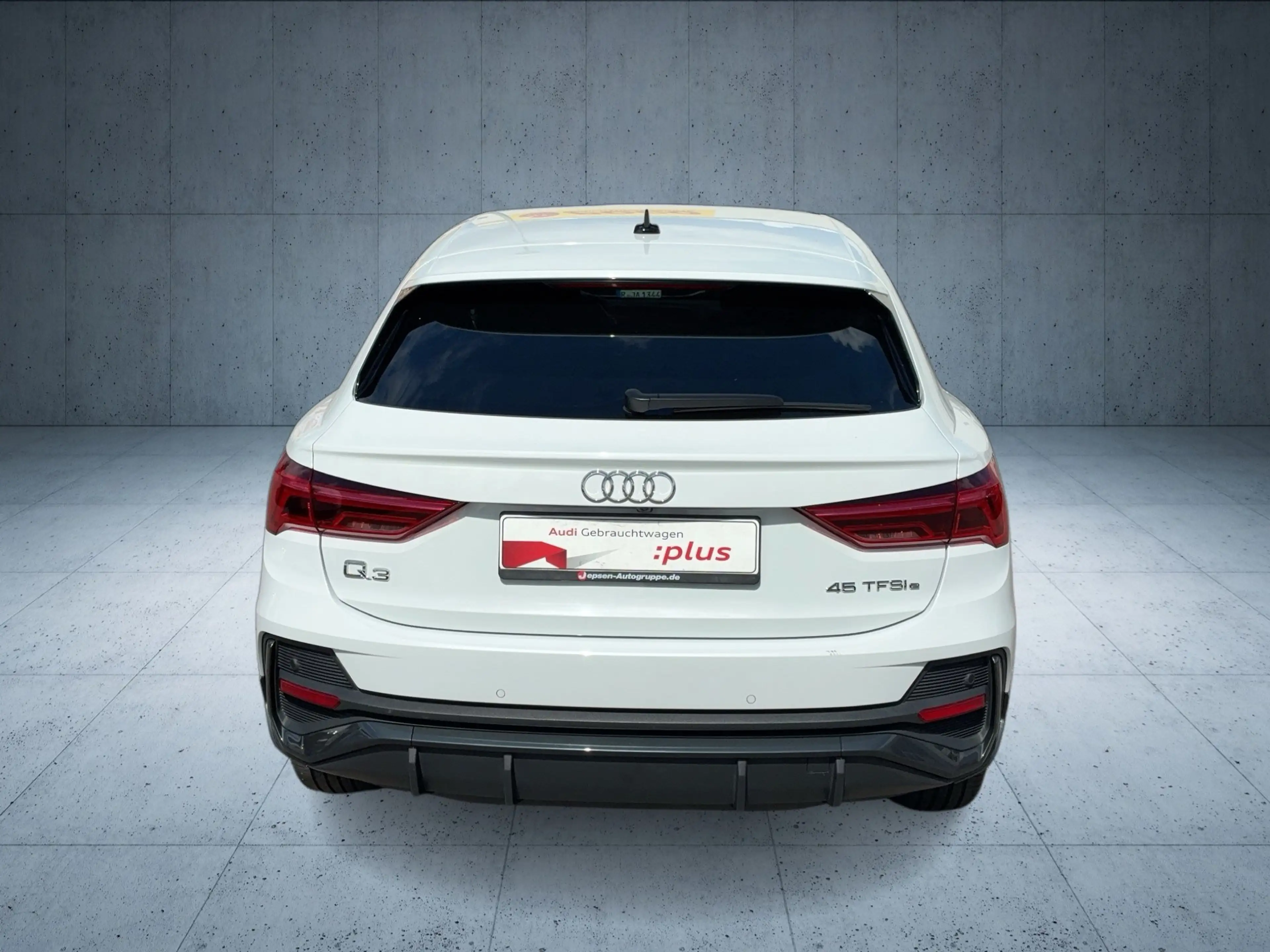 Audi Q3 Sportback TFSI e Sb PHEV1.4 R4180 DSG LM — photo 5