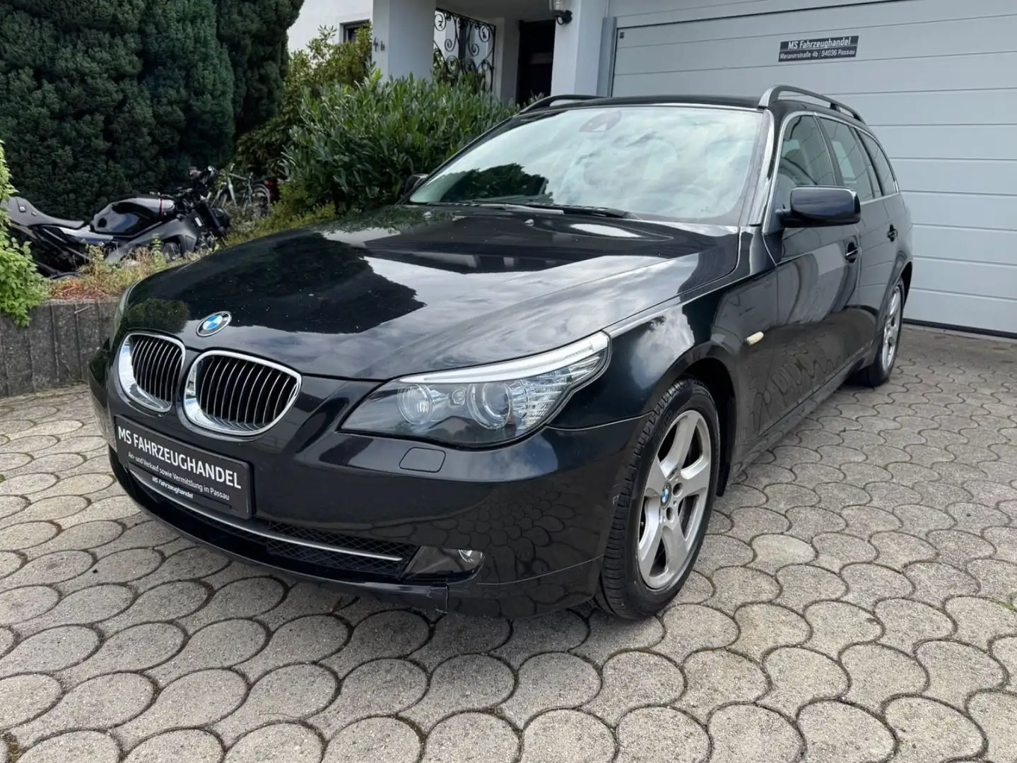 BMW 530 d xDrive *HUD*PANO*Logic7*NAVI*TÜV NEU Schwarz - 1