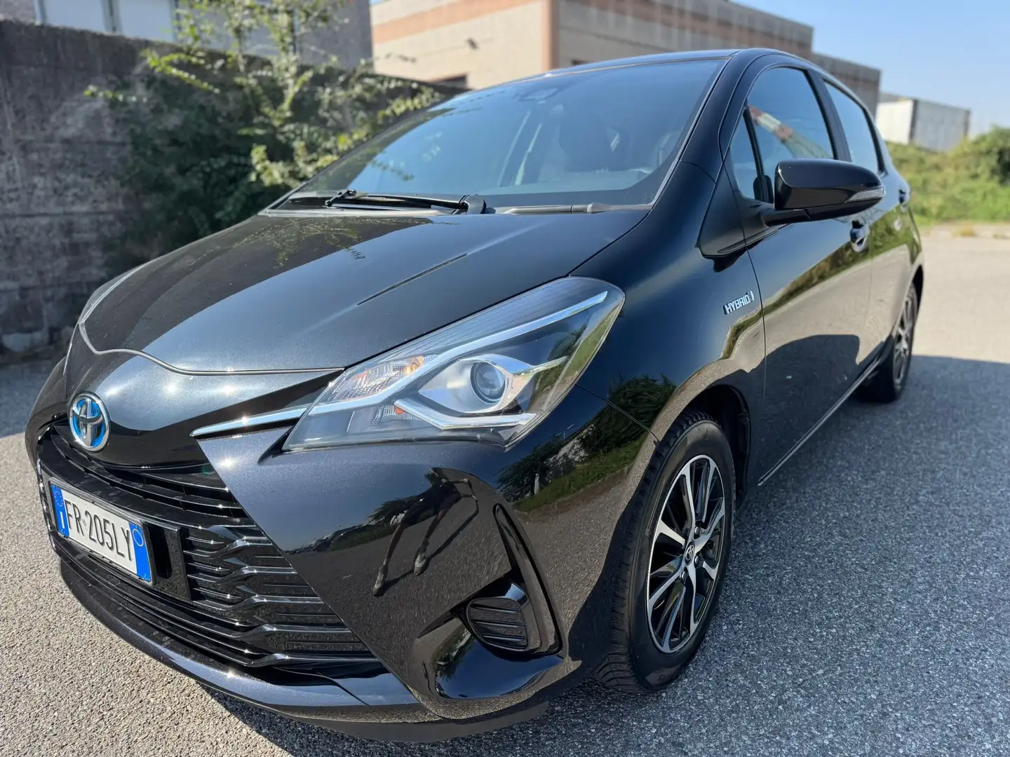 Toyota Yaris Yaris III 2017 5p 1.5h Business Schwarz - 2