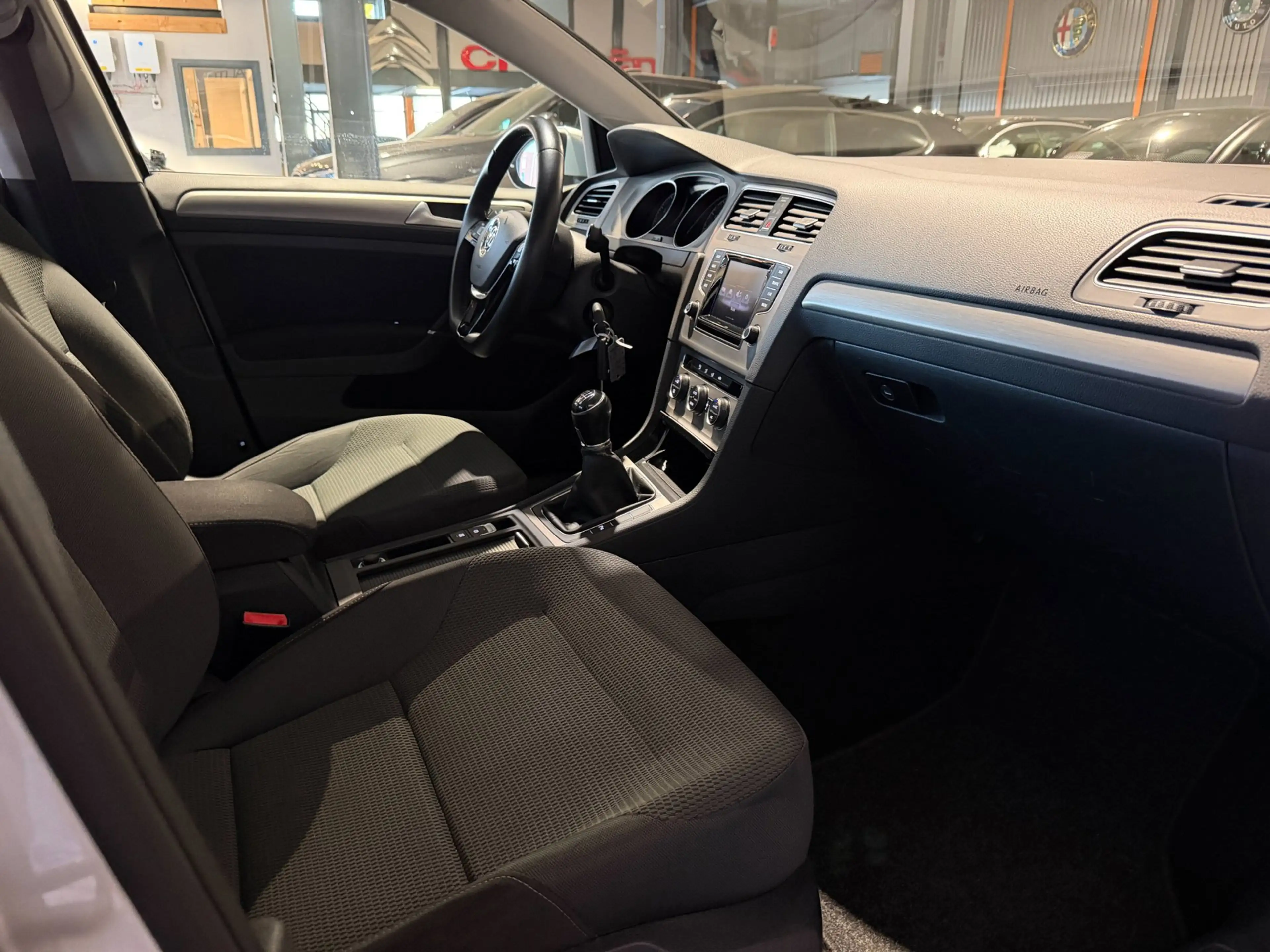 Volkswagen Golf 1.2 TSI Comfortline Navigatie 2e Eigenaar Onderhou — photo 6
