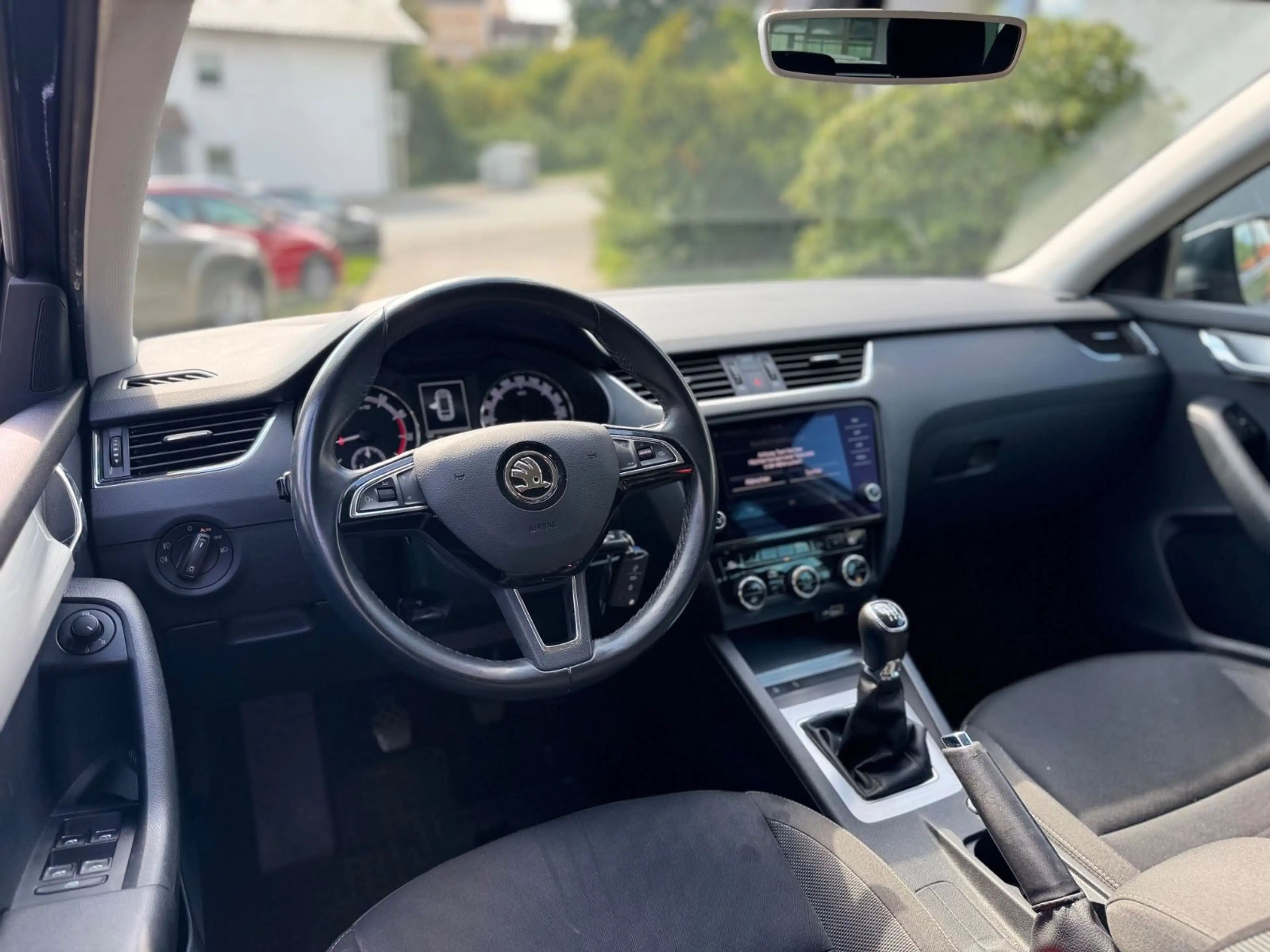 Skoda Octavia Combi Ambition CarPlay 1.Hand — photo 13