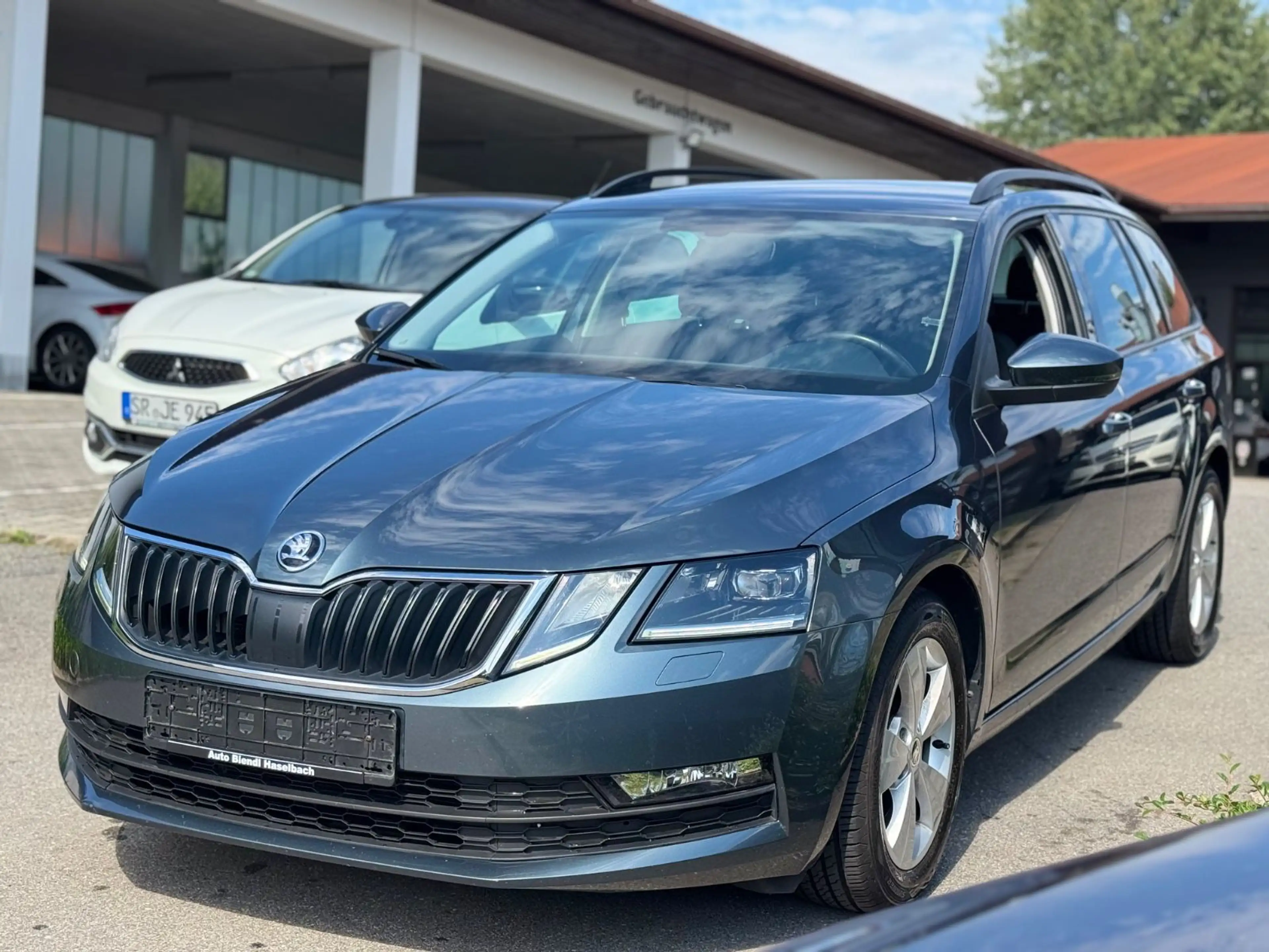 Skoda Octavia Combi Ambition CarPlay 1.Hand — photo 3