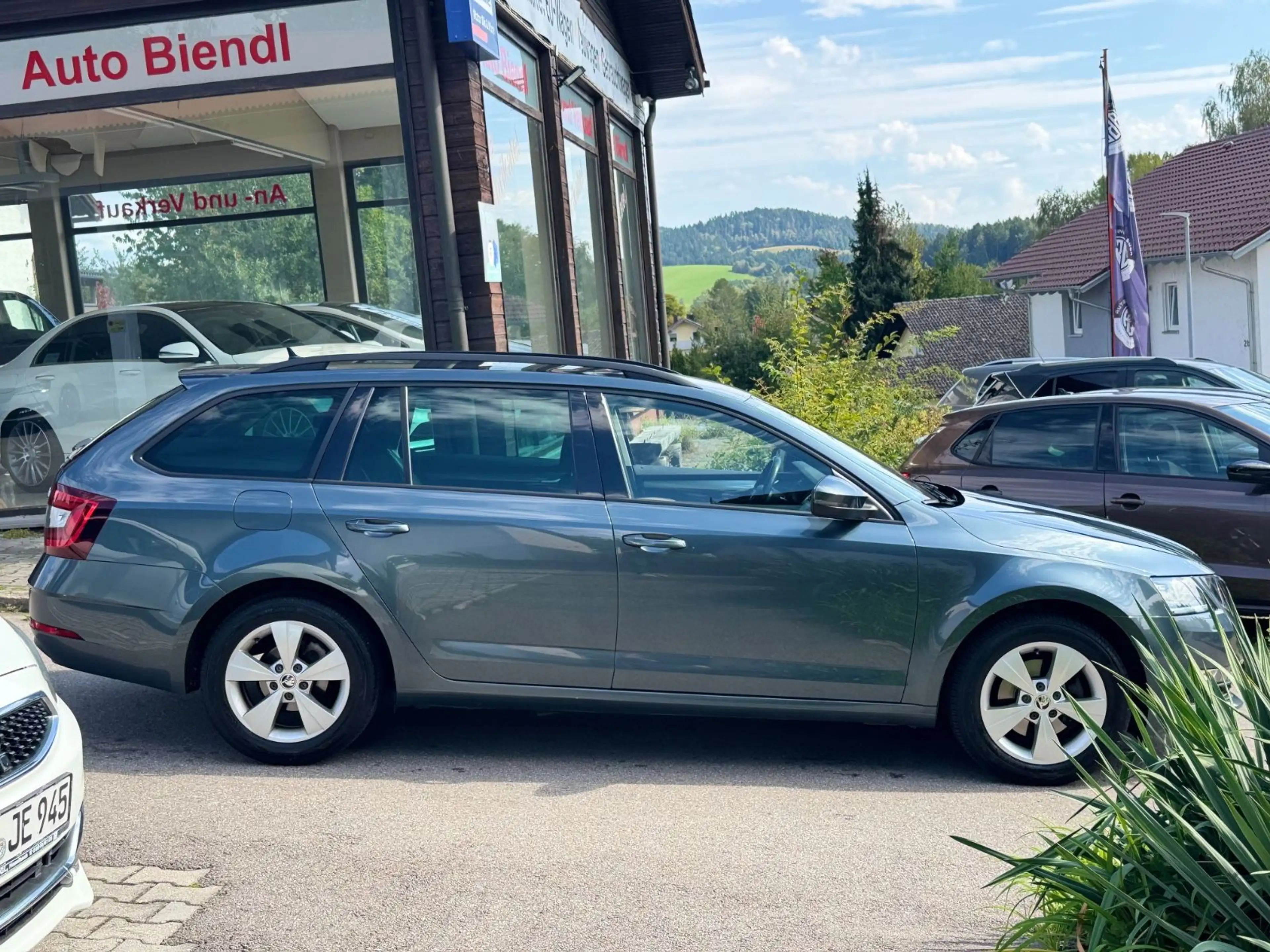 Skoda Octavia Combi Ambition CarPlay 1.Hand — photo 8