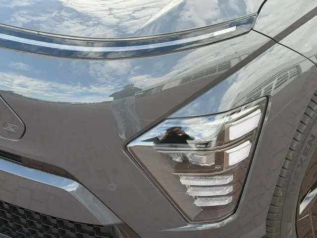 Hyundai Kona view 3