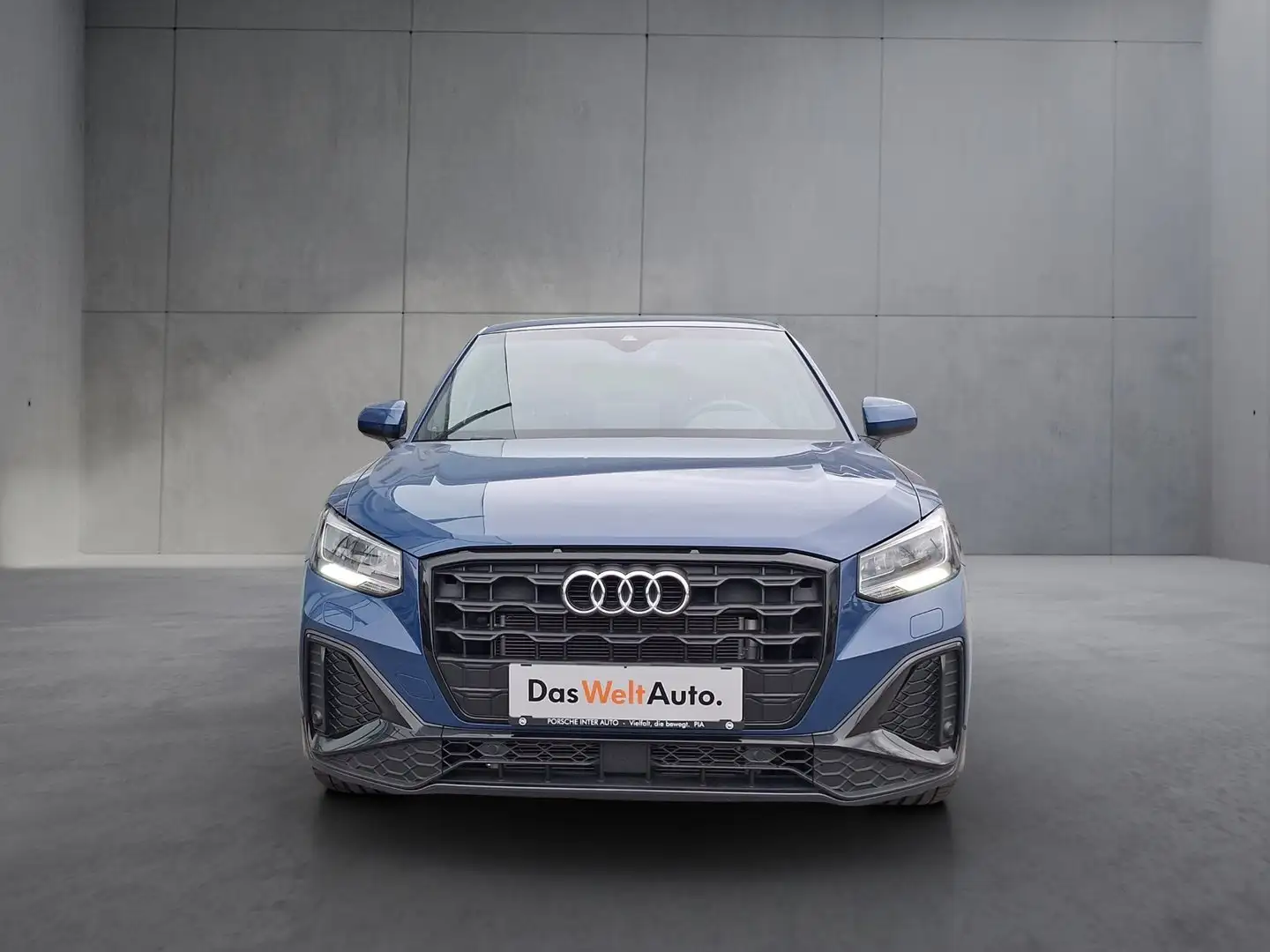 Audi Q2 35 TFSI S line Blau - 2