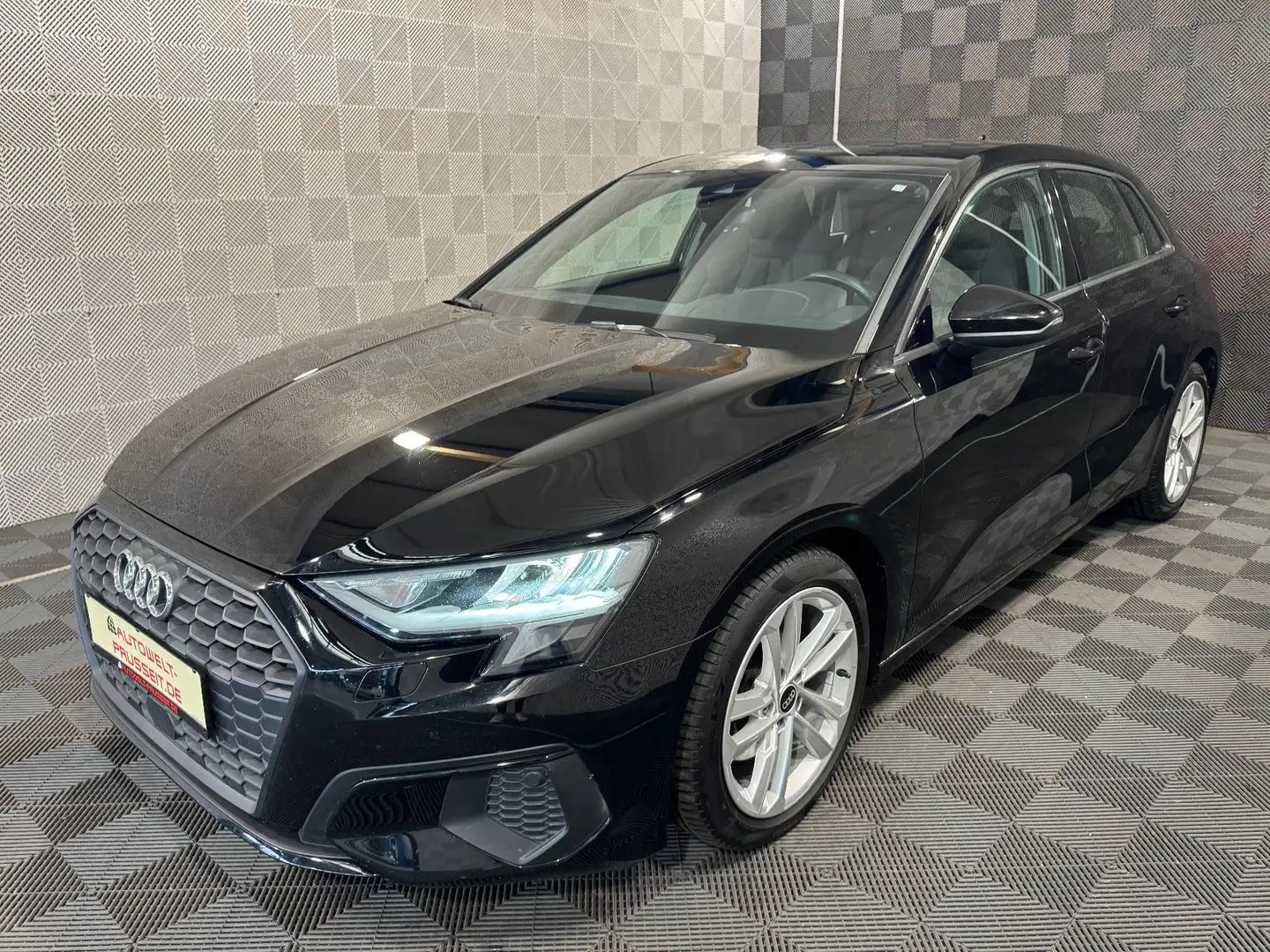 Audi A3 SB 35 TFSI*BUSINESS*TEMPO-LED-MMI NAVI-PDC-LM Schwarz - 2