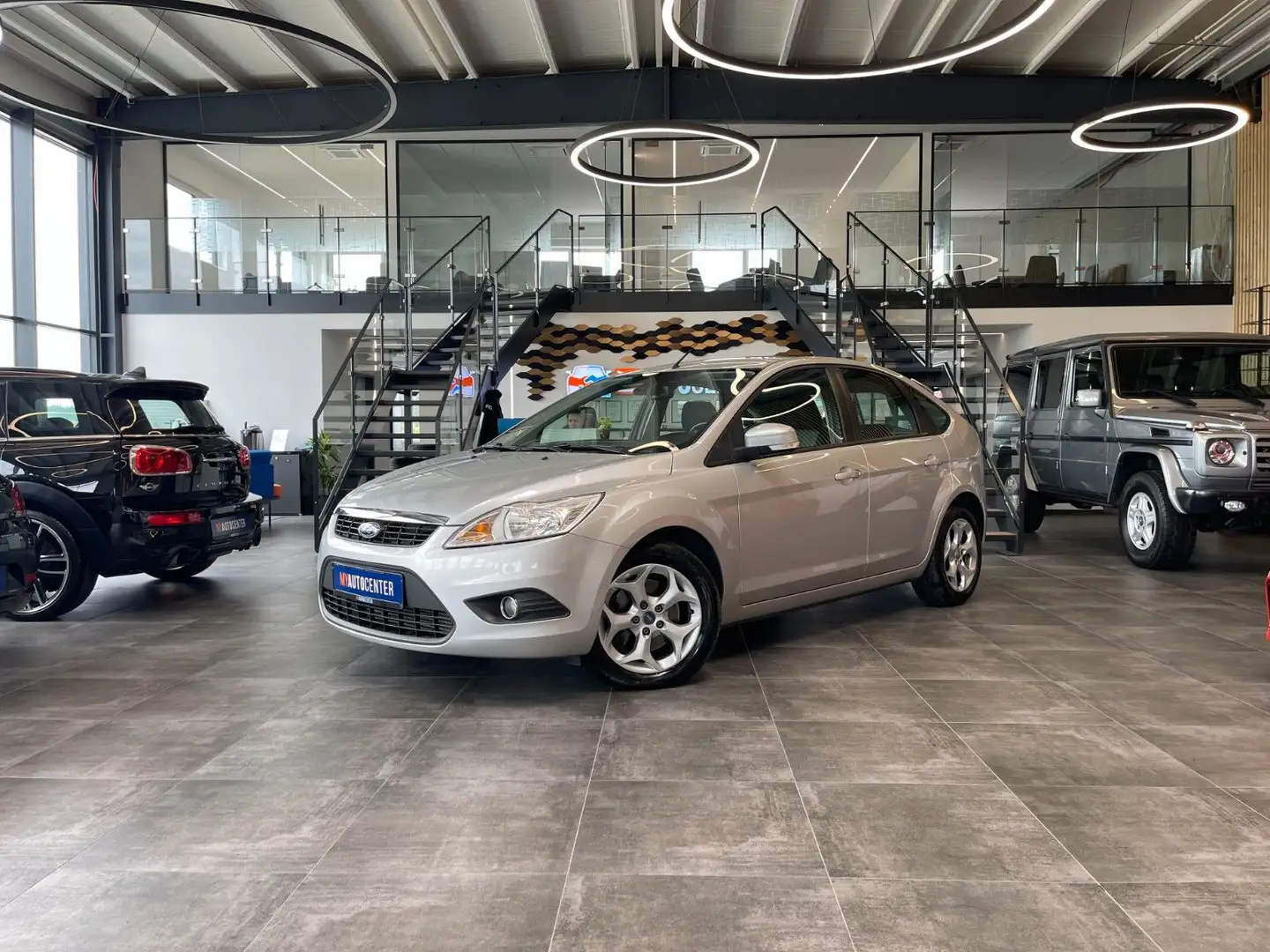 Ford Focus Lim. Aut. *SPORTSITZE*SHZ.*TÜV08/26*KLIMA Silber - 1
