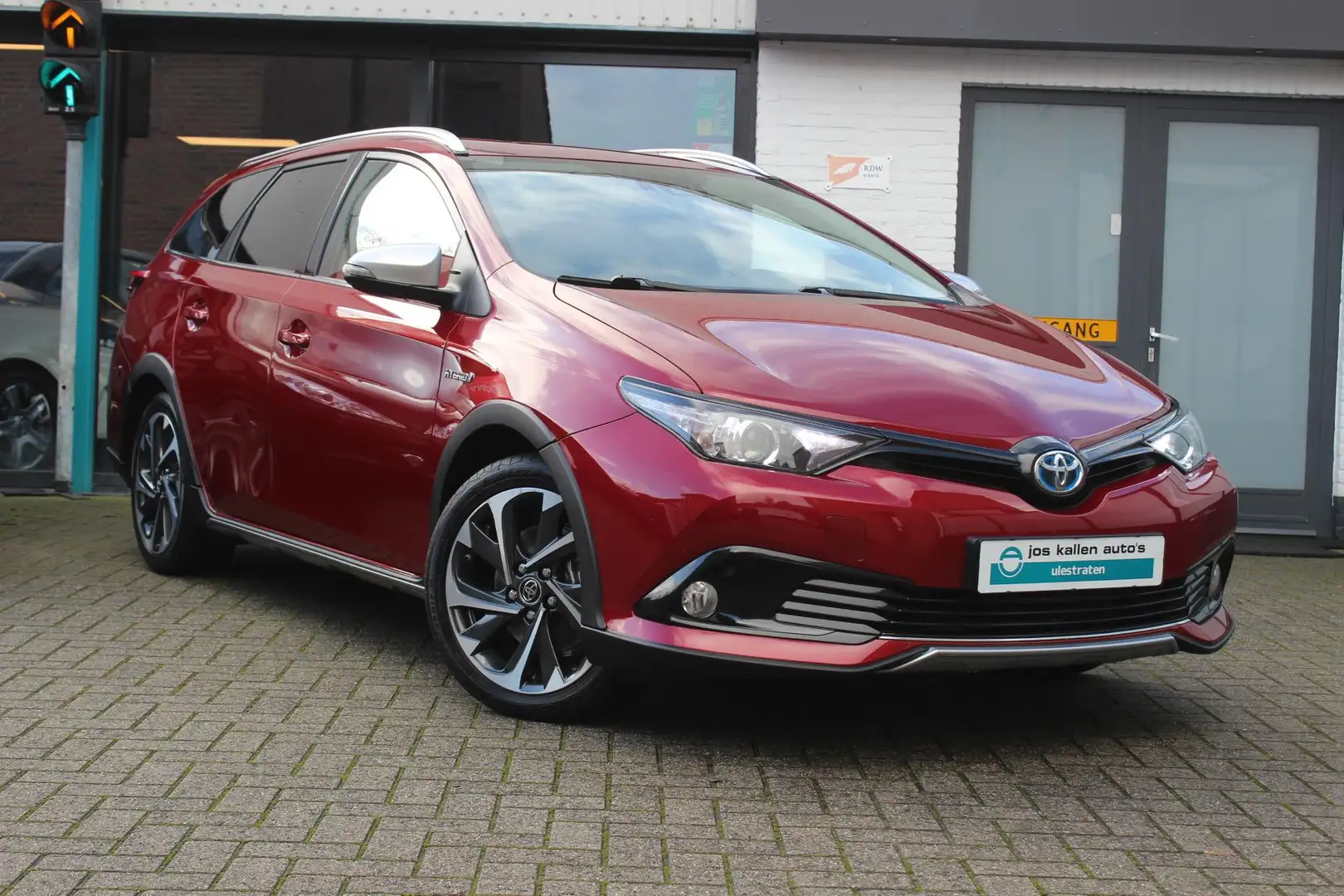 Toyota Auris Touring Sports 1.8 Hybrid Freestyle Clima, LM, Cam Rouge - 1