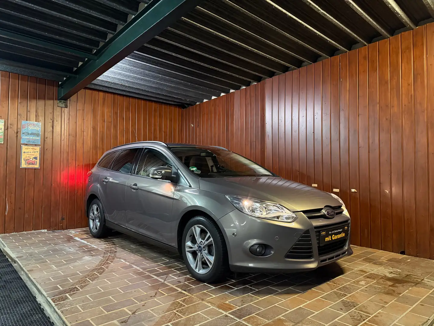 Ford Focus Sync Edition Gris - 1