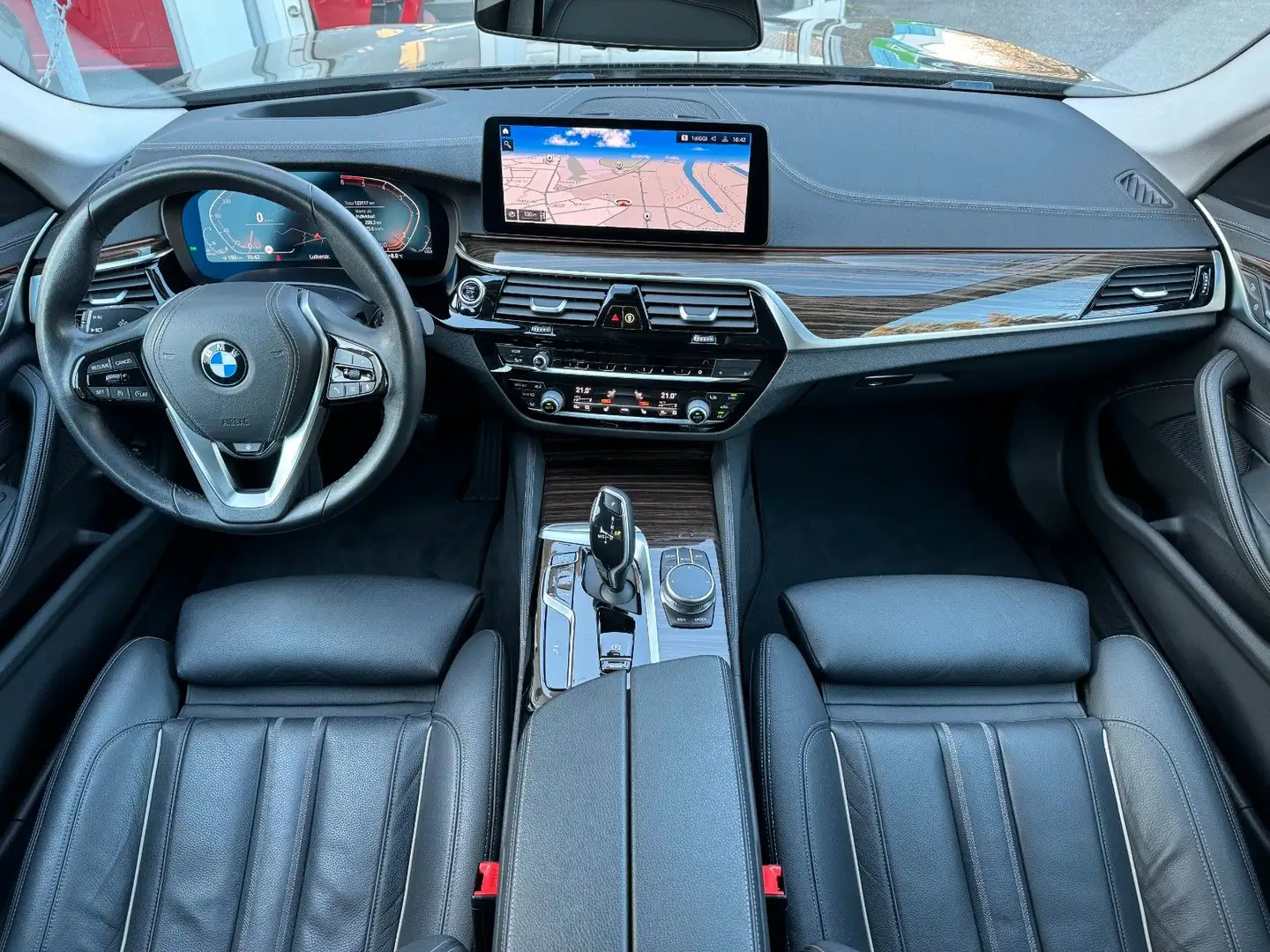 BMW 540 dT xD Komfortsitze Adaptive Soft-Close Laser Noir - 2