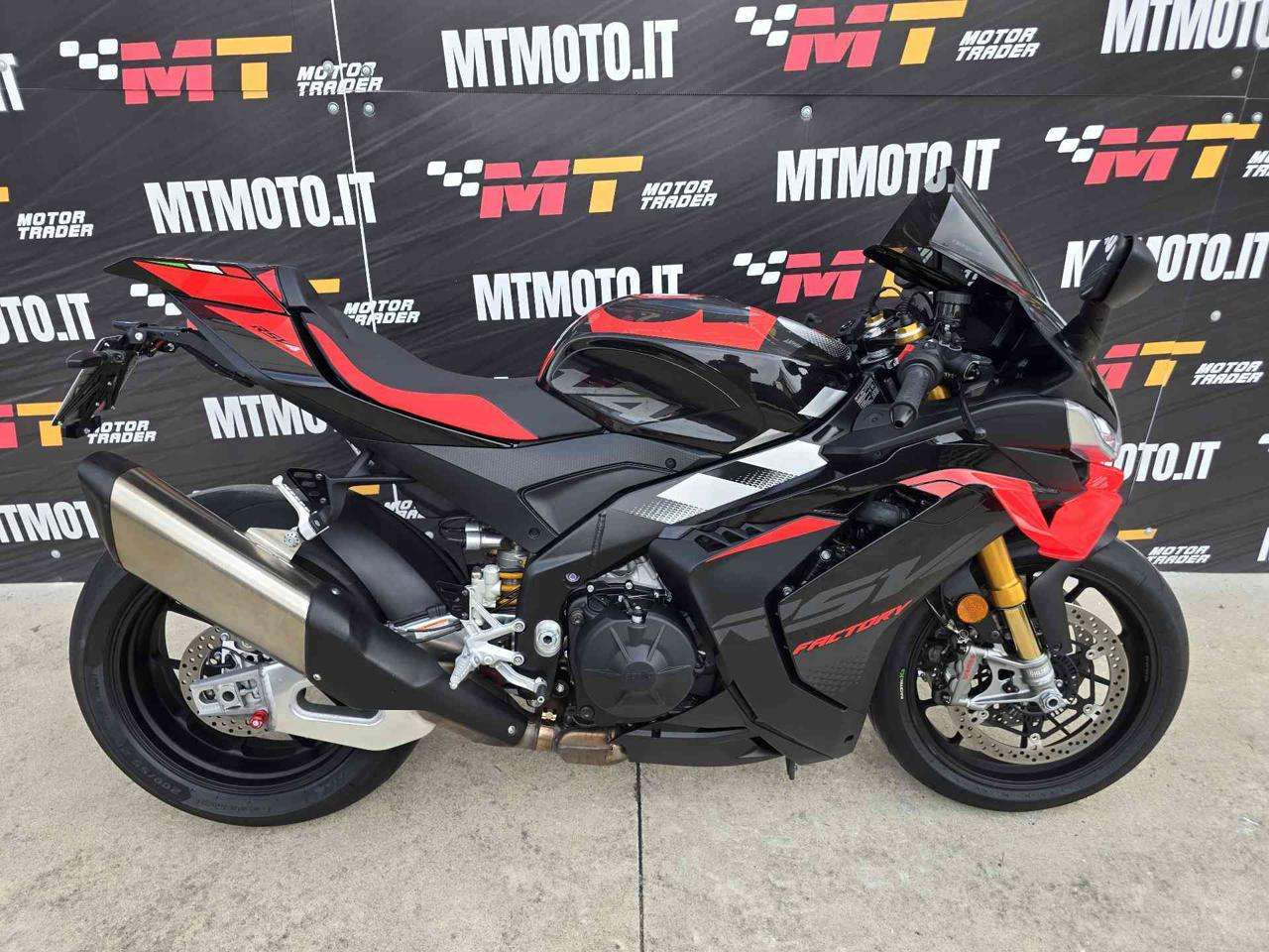 Aprilia RSV4 FACTORY Video 360