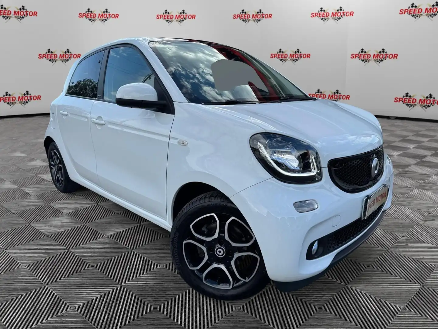 smart forFour 90 Turbo twinamic Passion, RETROCAMERA, NAVIGAZIO Bianco - 1