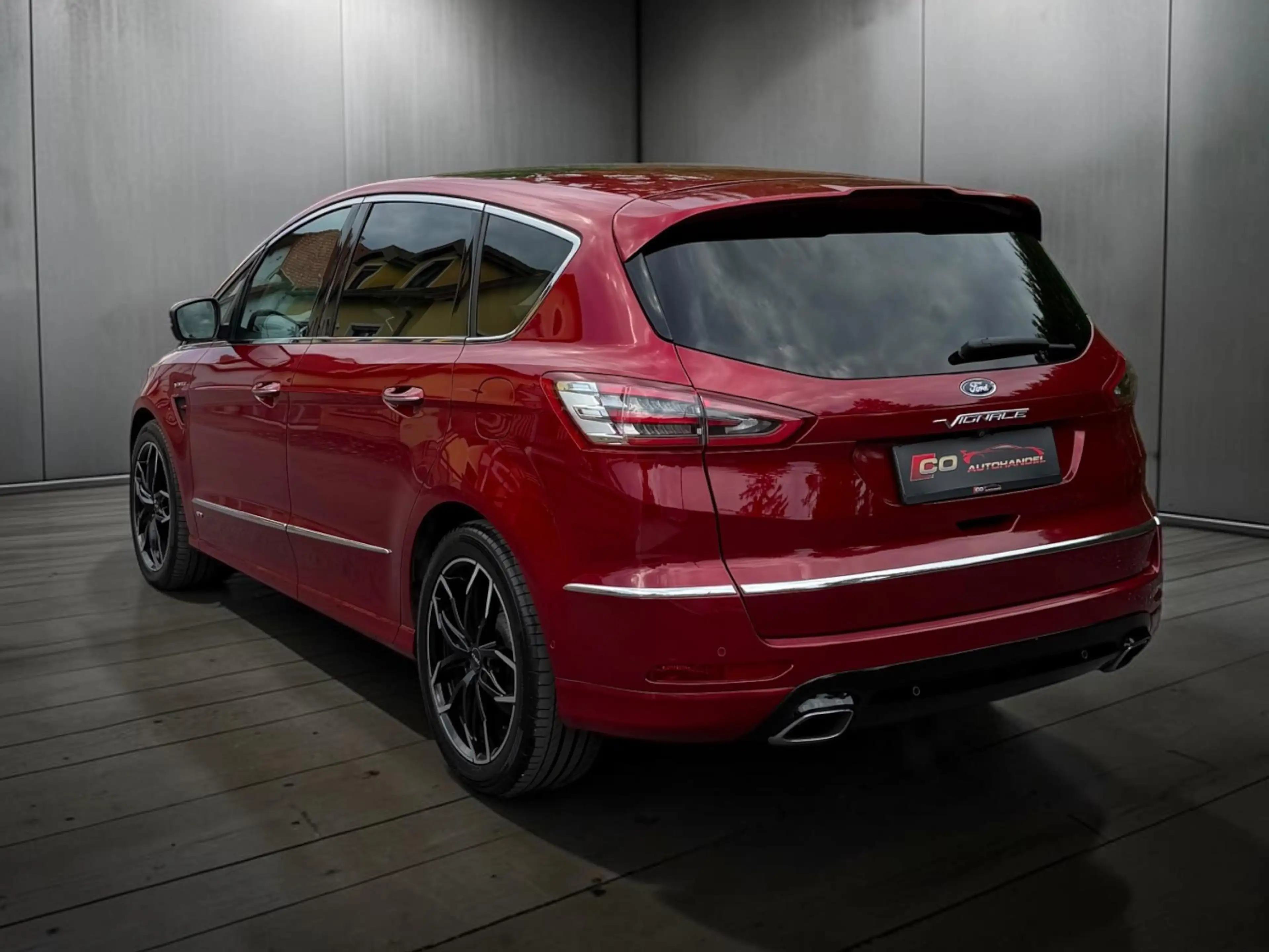 Ford S-Max S-MAX Vignale 2.0 TDCi AWD — photo 4