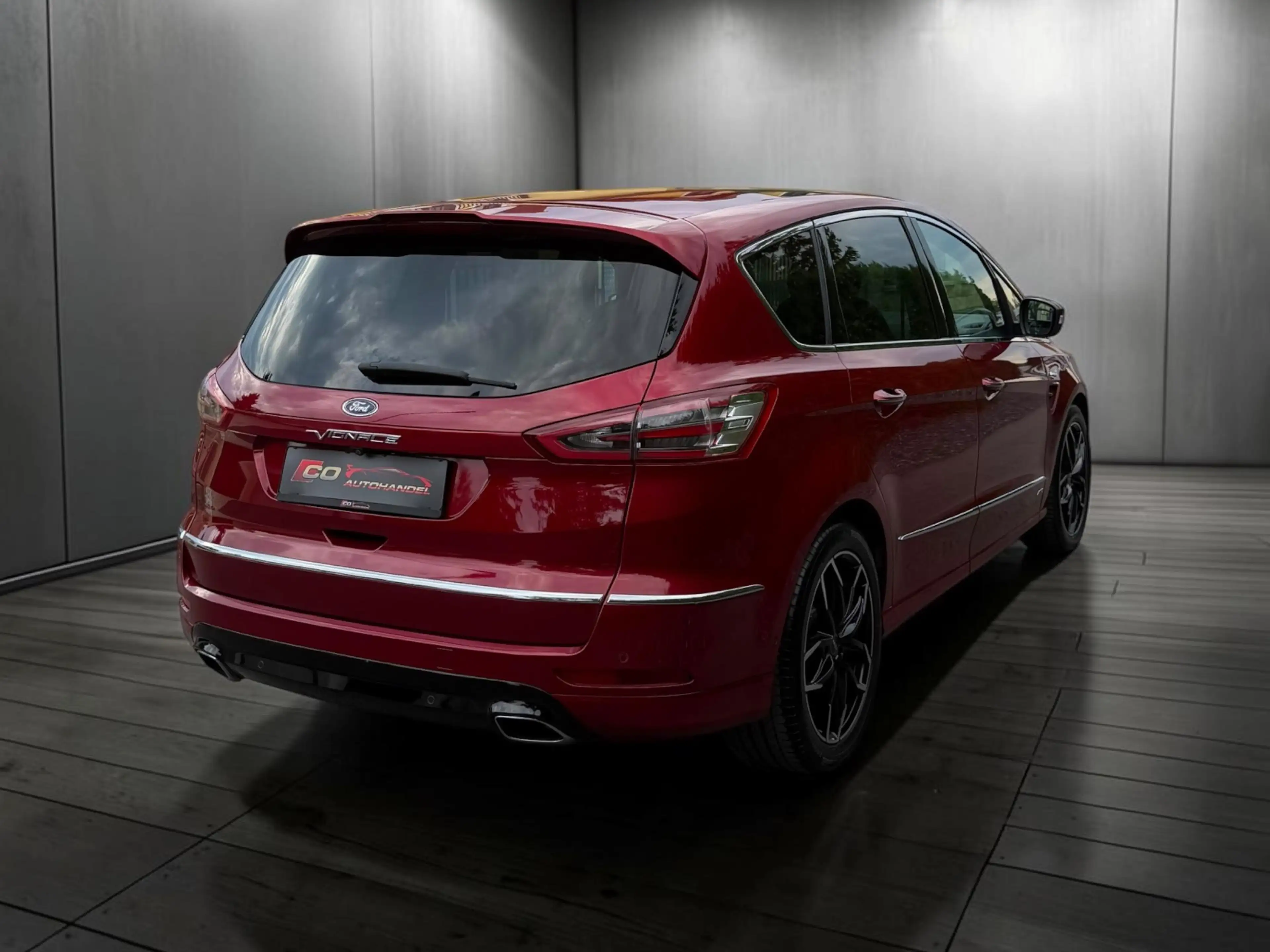 Ford S-Max S-MAX Vignale 2.0 TDCi AWD — photo 3
