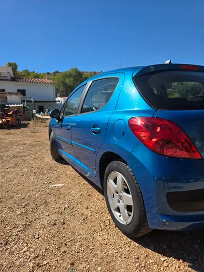Peugeot 207 1.4i X-Line 2007, foto 3