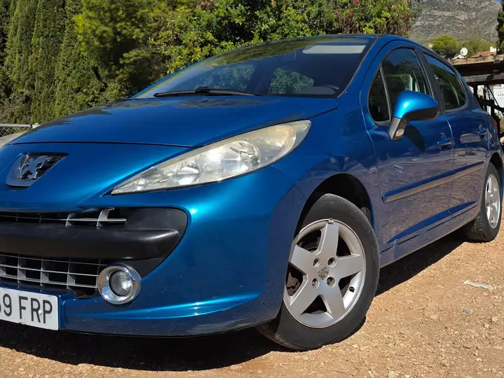 Peugeot 207 1.4i X-Line 2007, foto 2