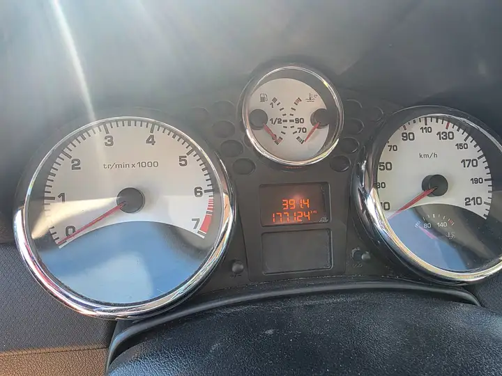 Peugeot 207 1.4i X-Line 2007, foto 11