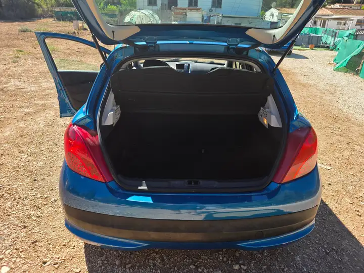 Peugeot 207 1.4i X-Line 2007, foto 12