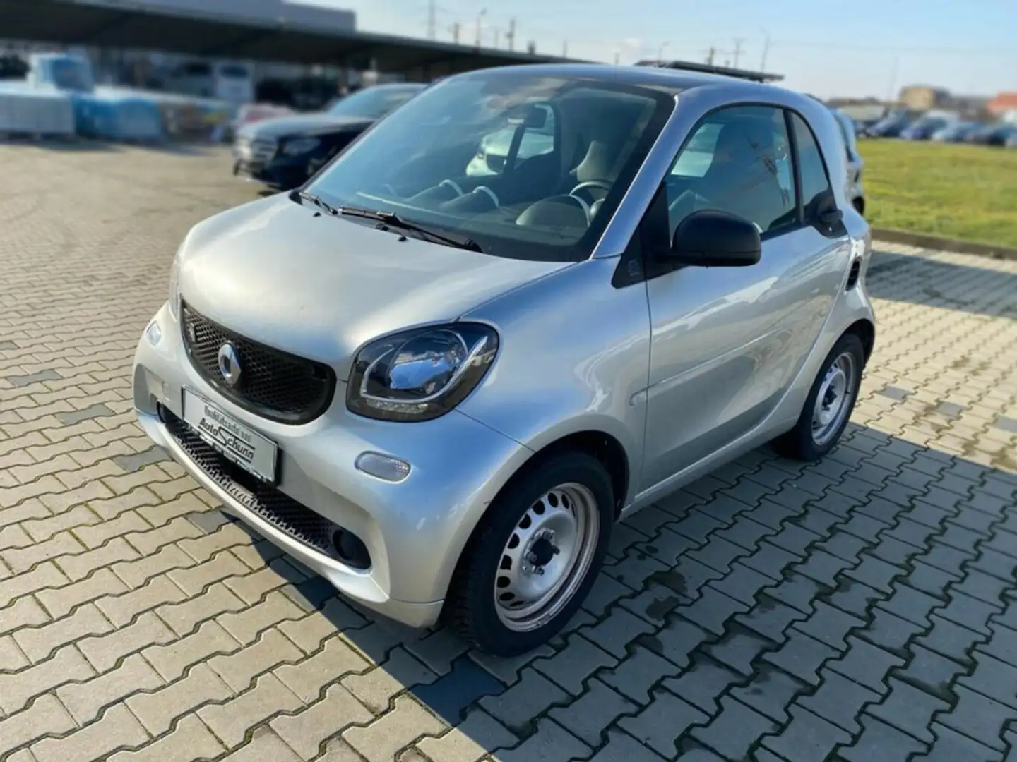 smart forTwo coupe EQ  LEATHER-PANORAMA-COOL&MEDIA Silber - 2