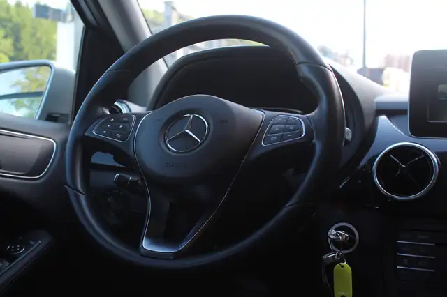 Mercedes-Benz B-Class view 9
