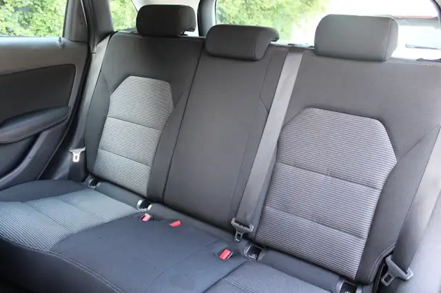 Mercedes-Benz B-Class view 14