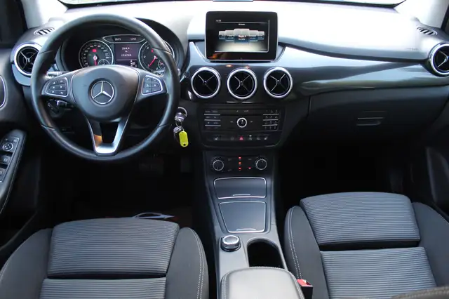 Mercedes-Benz B-Class view 12