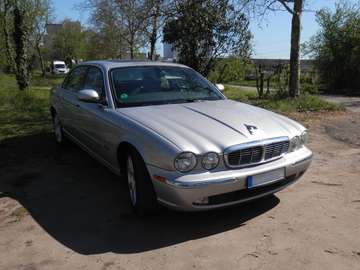 XJ8 4.2 LWB