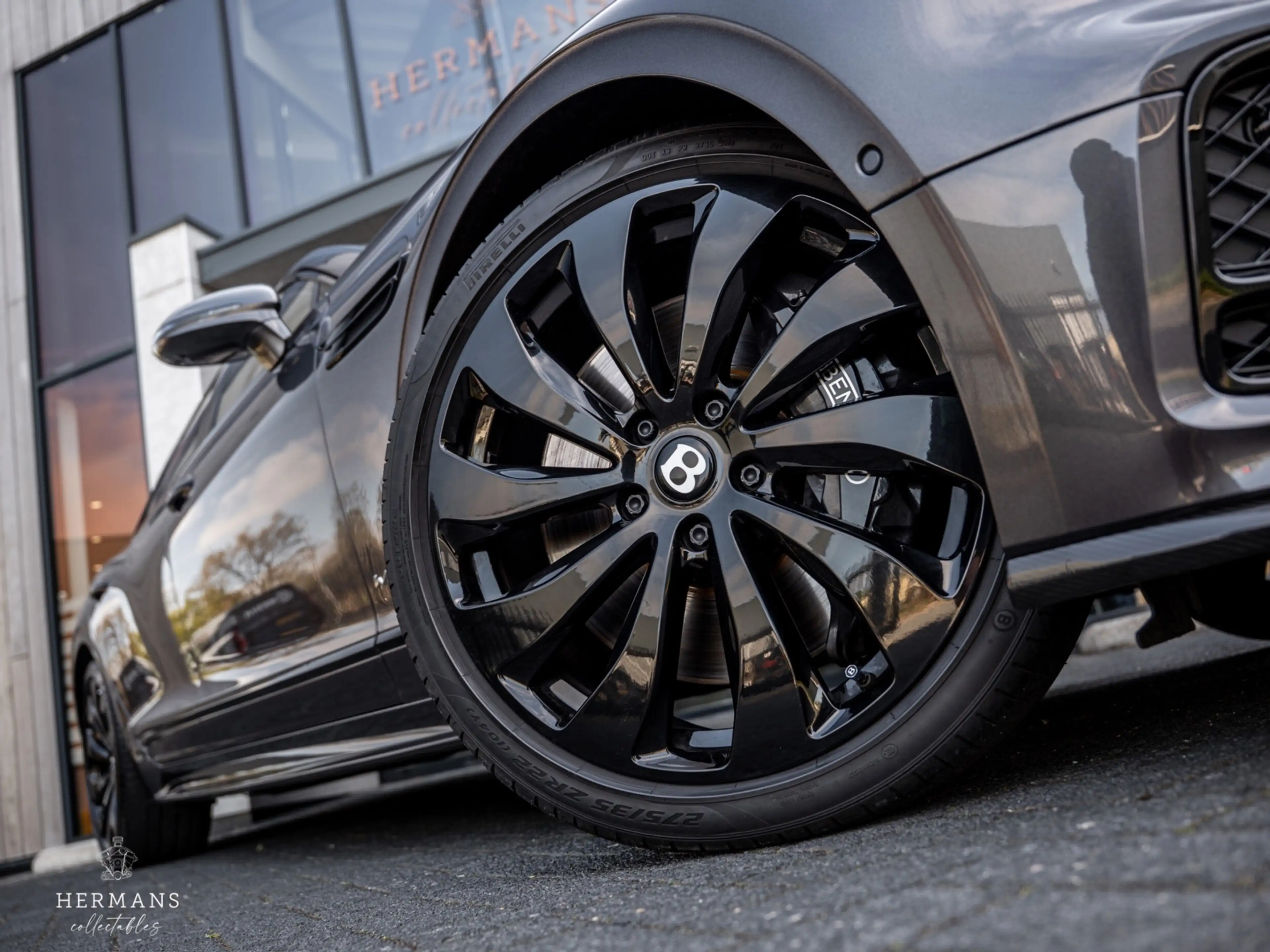 Bentley Flying Spur 6.0 W12 First Edition / Blackline / B&O / Rotating — photo 3