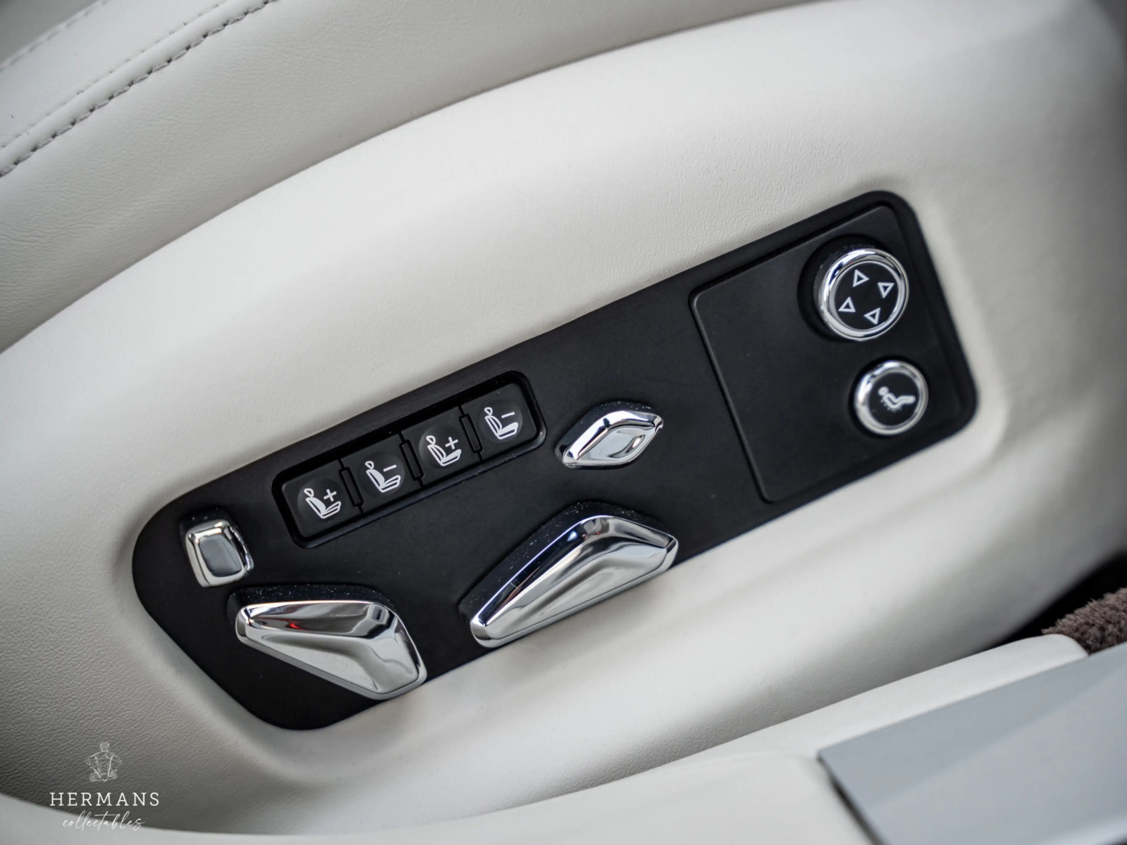 Bentley Flying Spur 6.0 W12 First Edition / Blackline / B&O / Rotating — photo 21