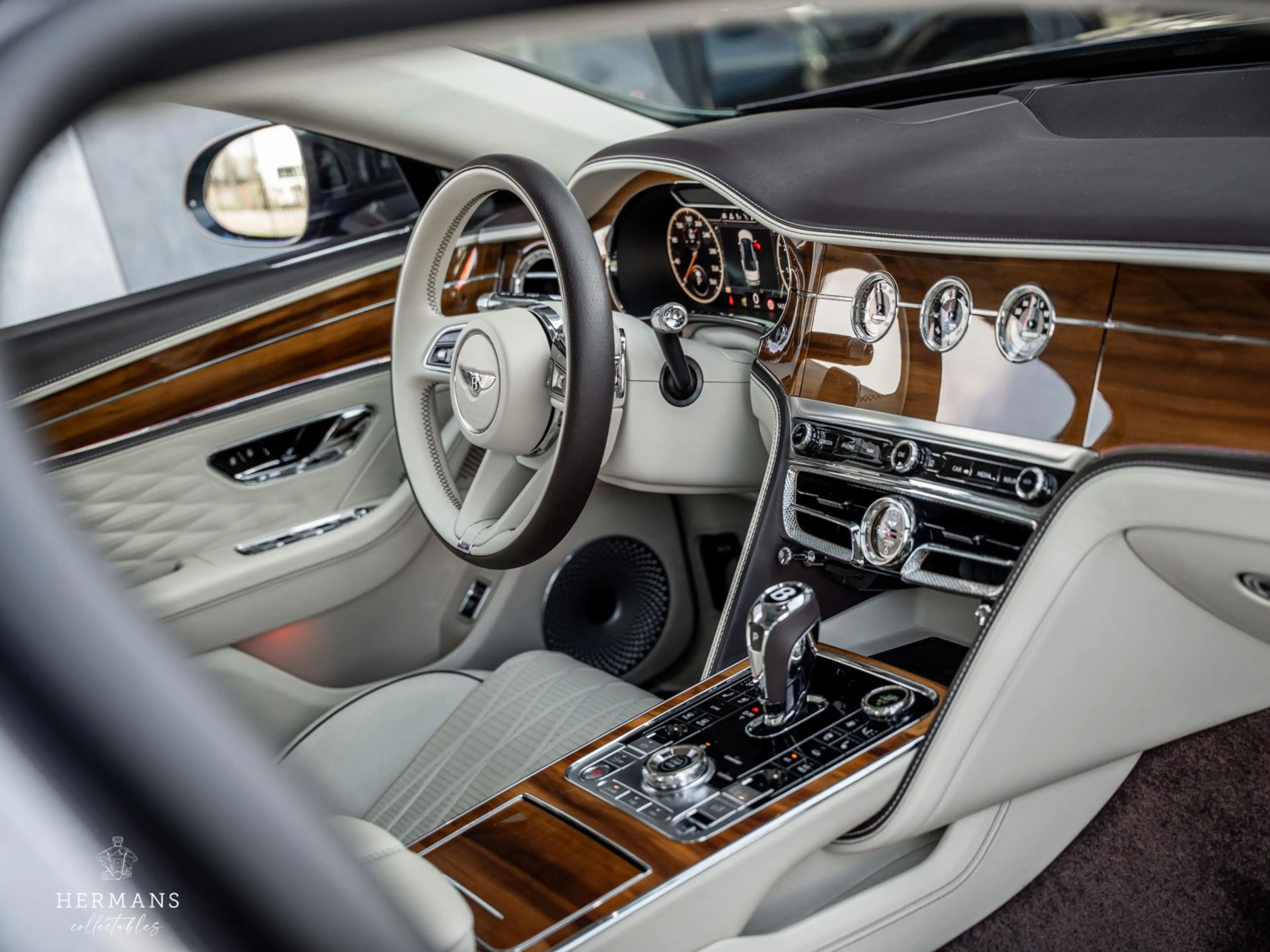 Bentley Flying Spur 6.0 W12 First Edition / Blackline / B&O / Rotating — photo 17