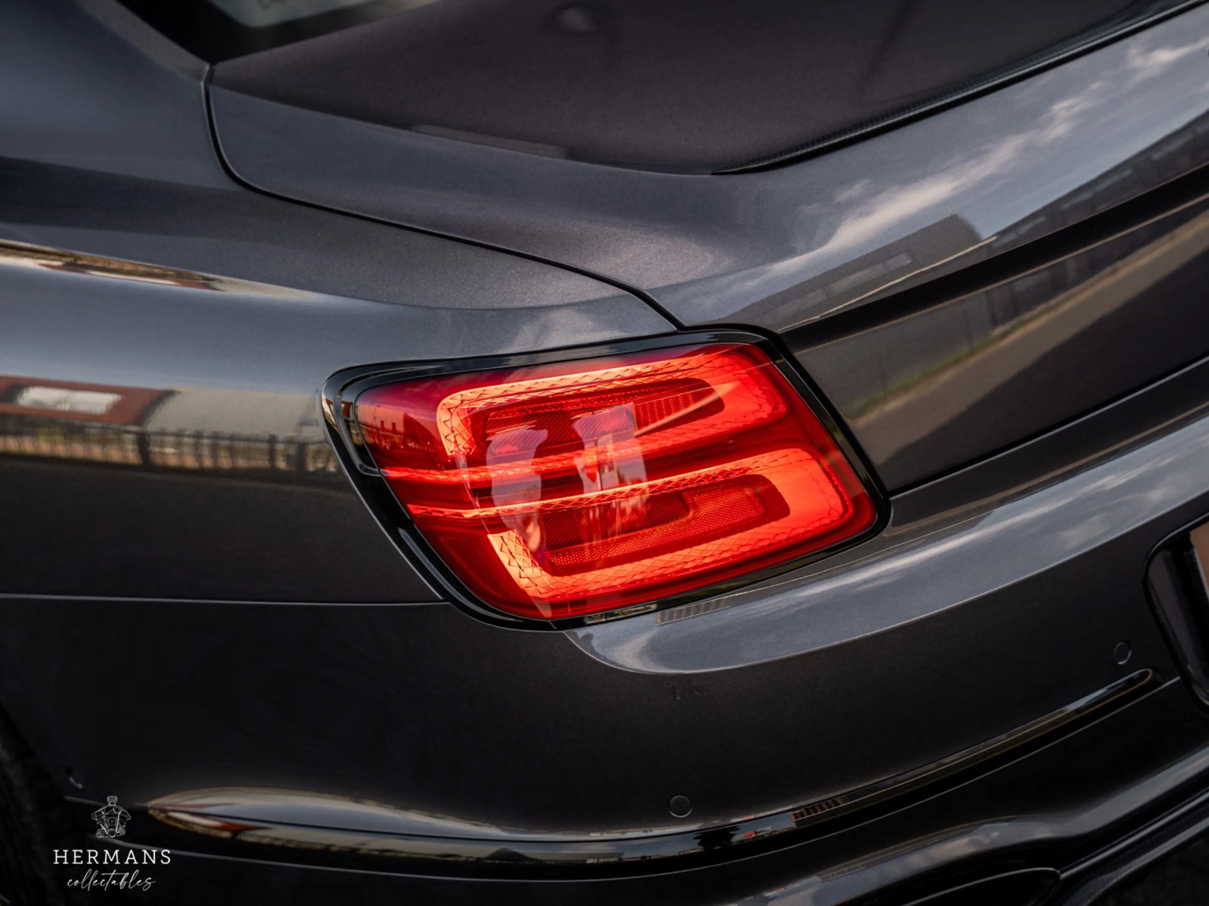 Bentley Flying Spur 6.0 W12 First Edition / Blackline / B&O / Rotating — photo 13