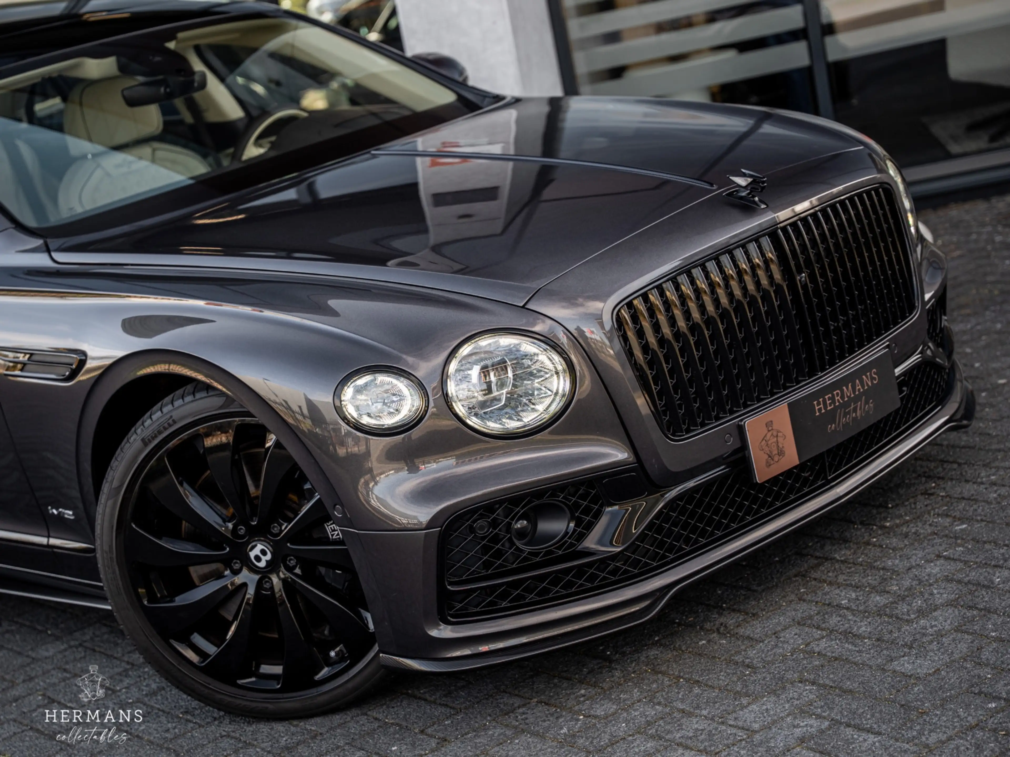 Bentley Flying Spur 6.0 W12 First Edition / Blackline / B&O / Rotating — photo 2
