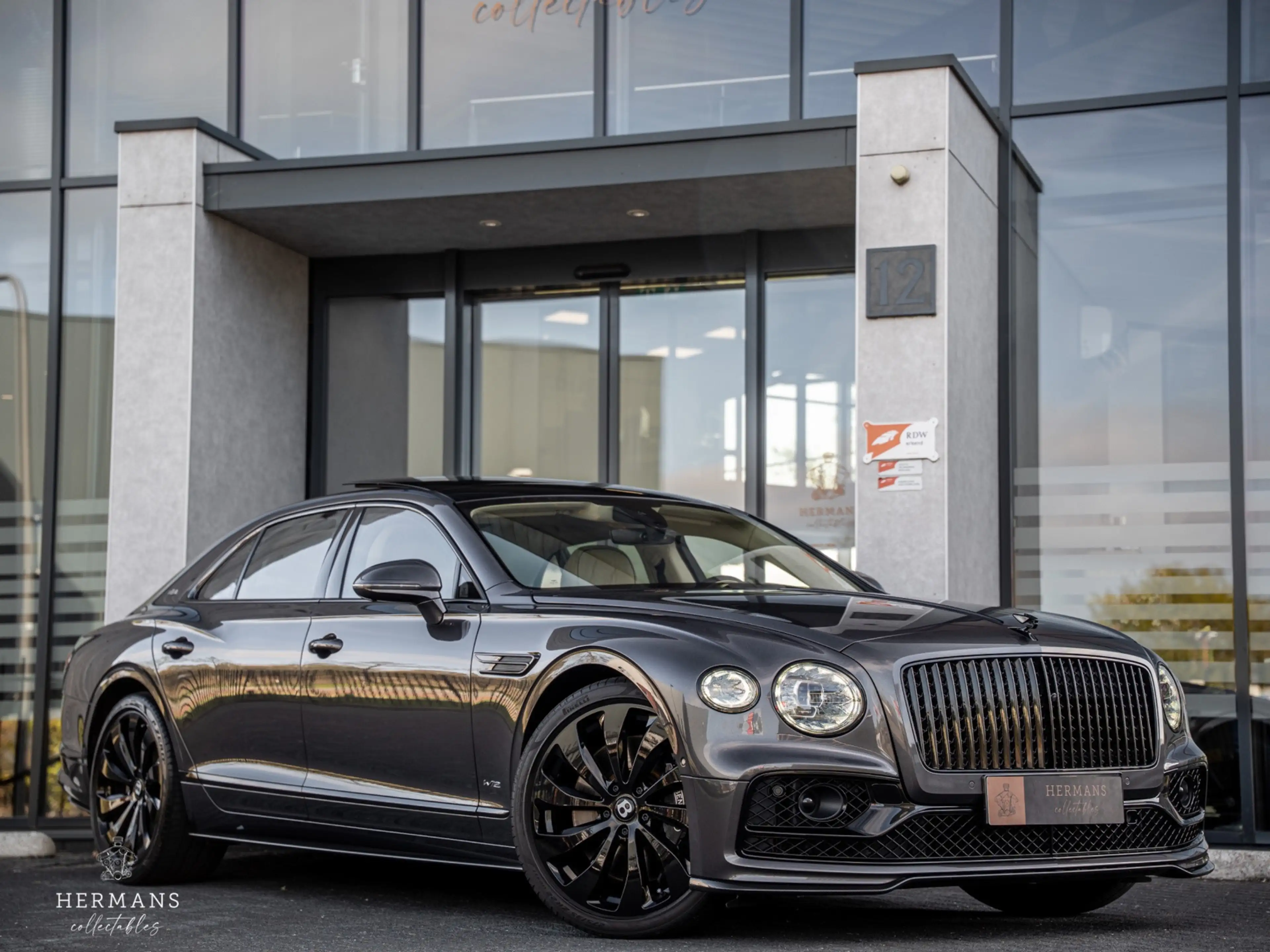 Bentley Flying Spur 6.0 W12 First Edition / Blackline / B&O / Rotating