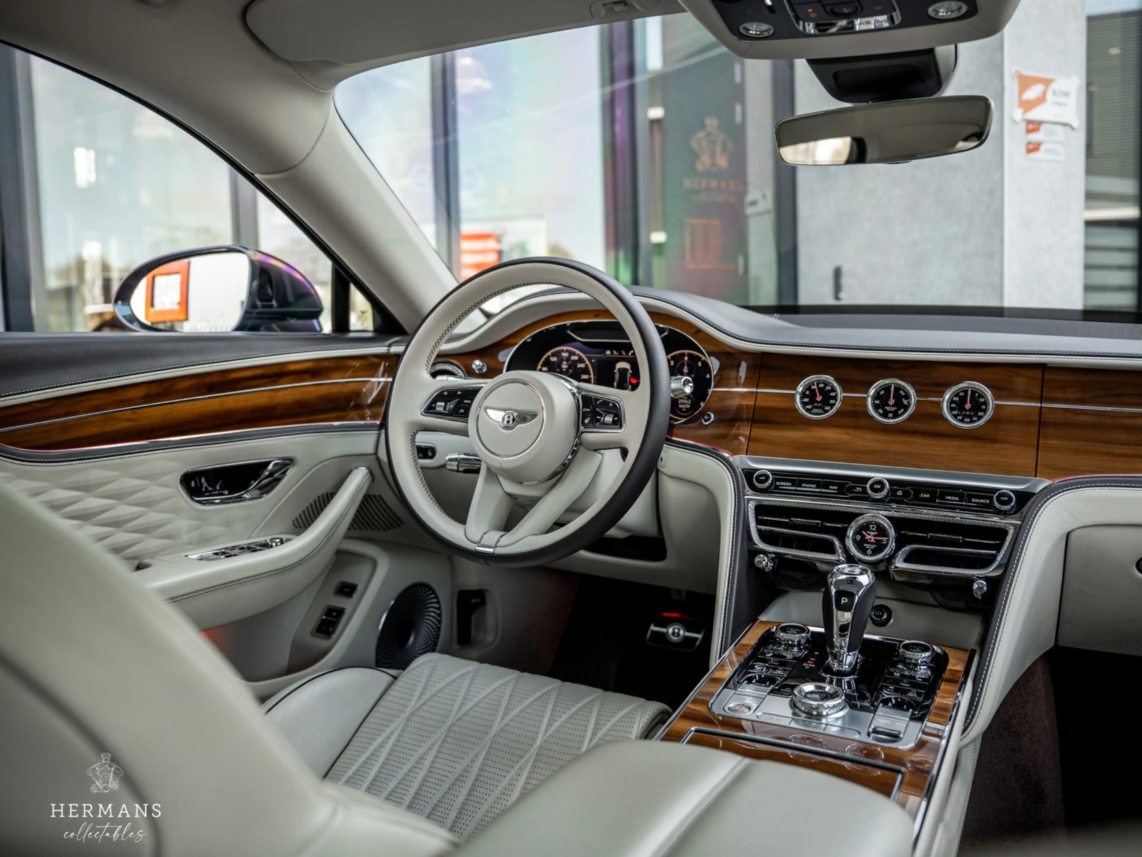 Bentley Flying Spur 6.0 W12 First Edition / Blackline / B&O / Rotating — photo 16