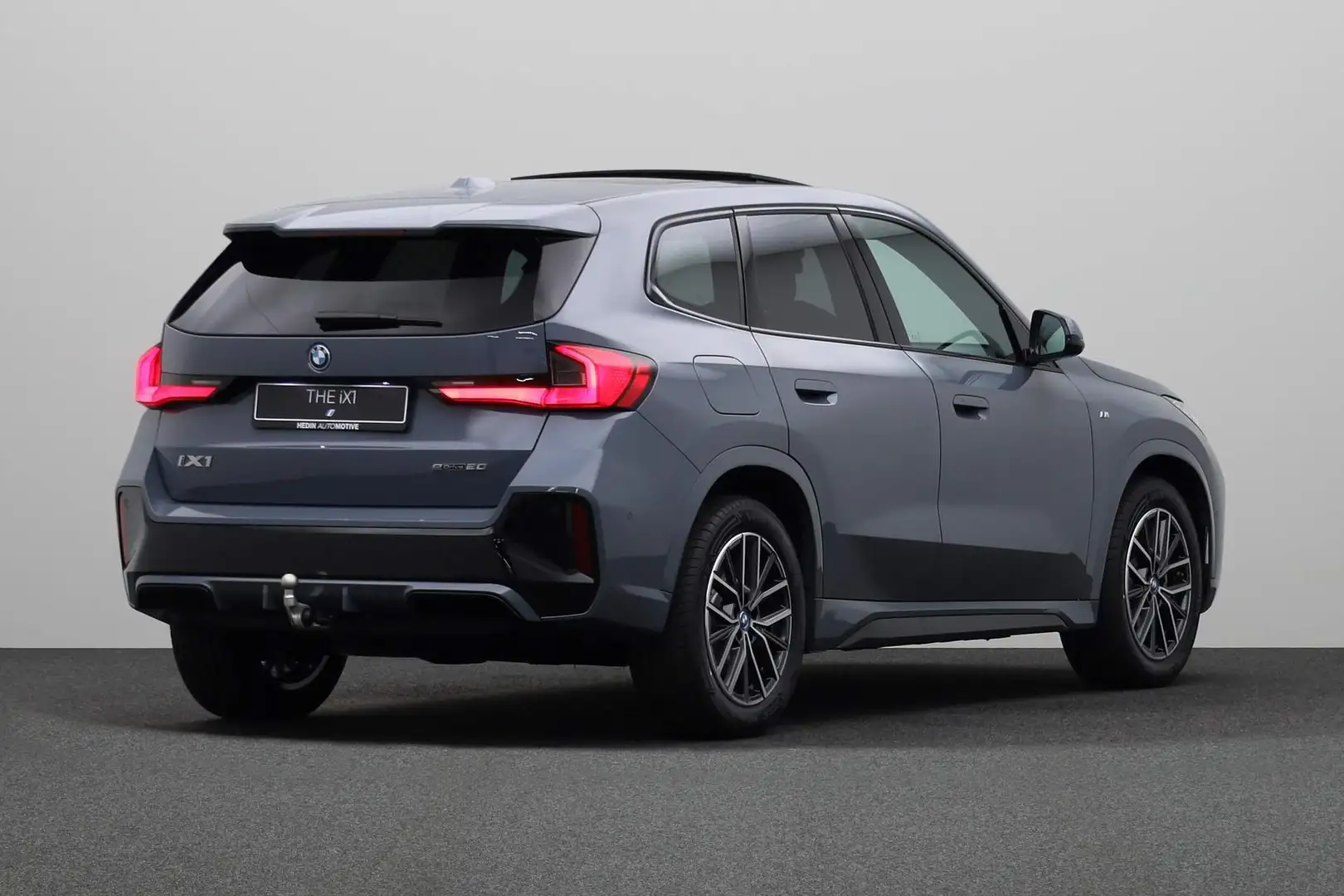 BMW iX1 eDrive20 67 kWh | Direct leverbaar | M-Sportpakket - 2
