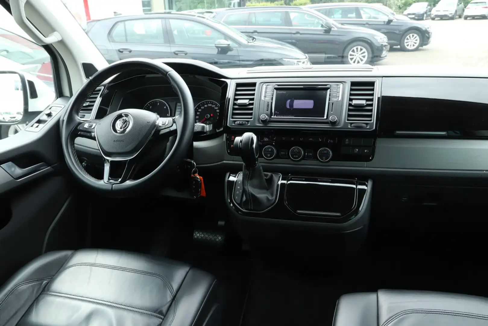 Volkswagen T6 Multivan Gener Six 4Motion AHK*NAVI*Leder Weiß - 2