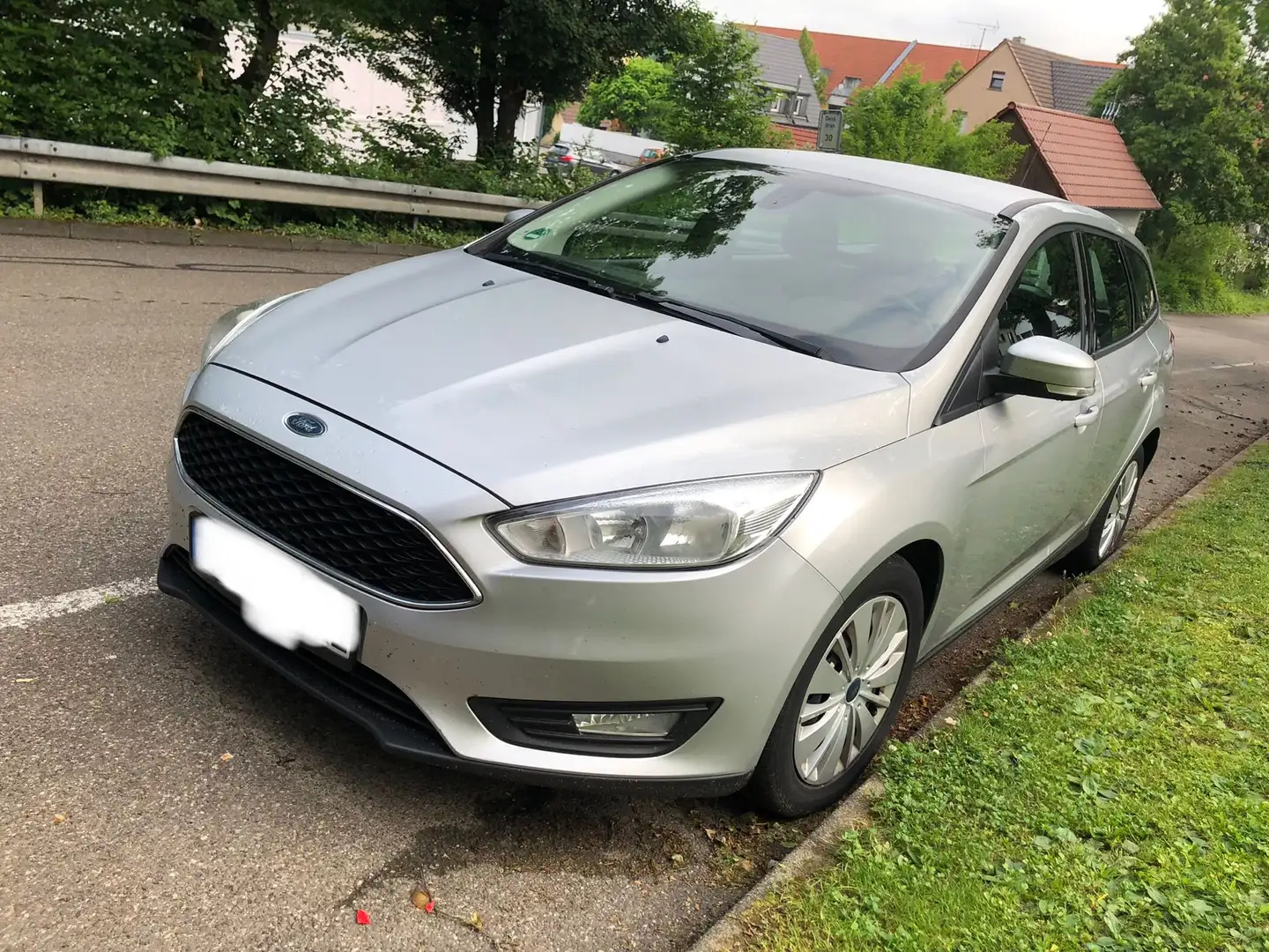Ford Focus Turnier 1.5 TDCi Silber - 1