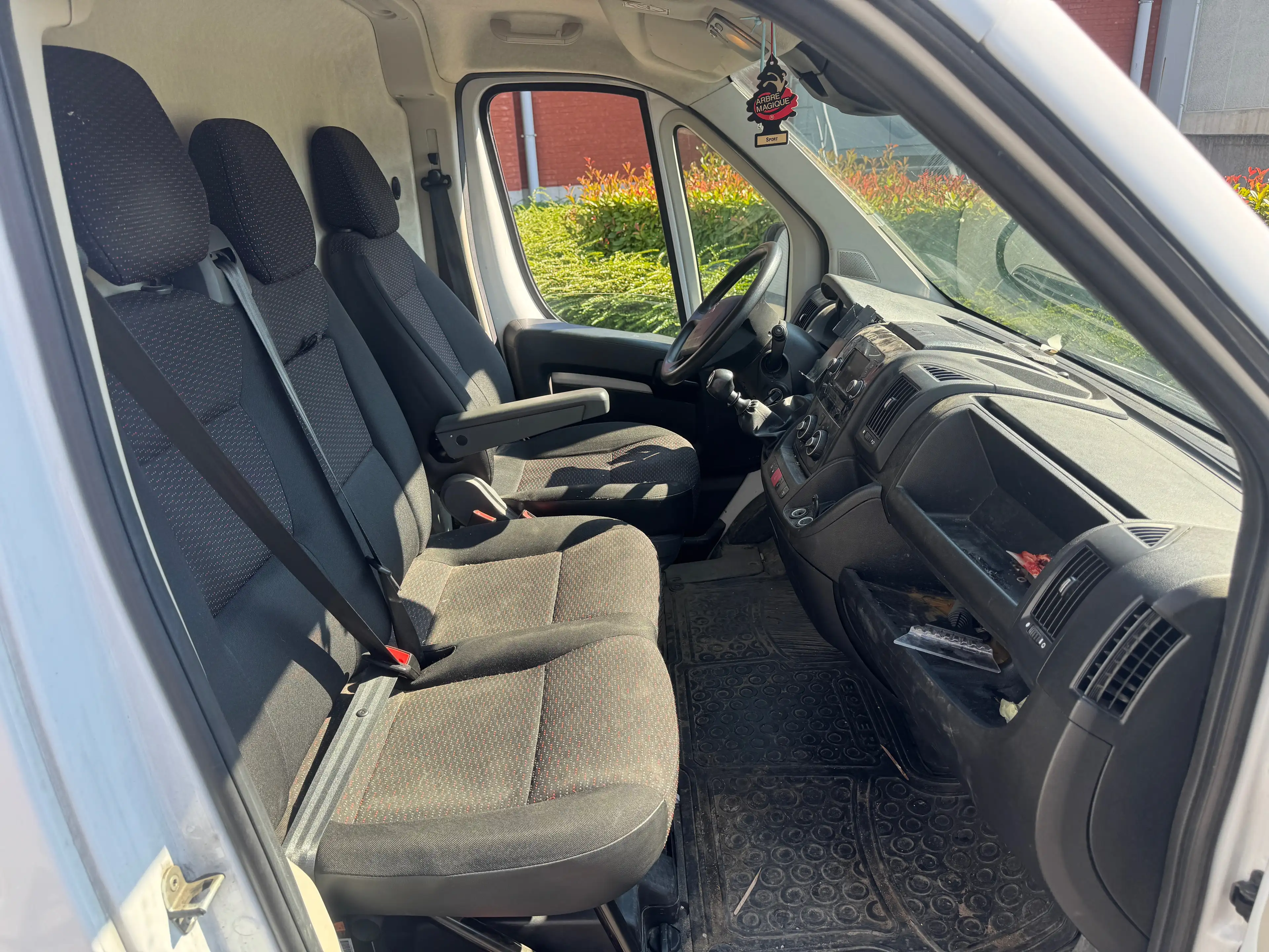Peugeot Boxer 2.2 BlueHDi L3H2 — photo 9