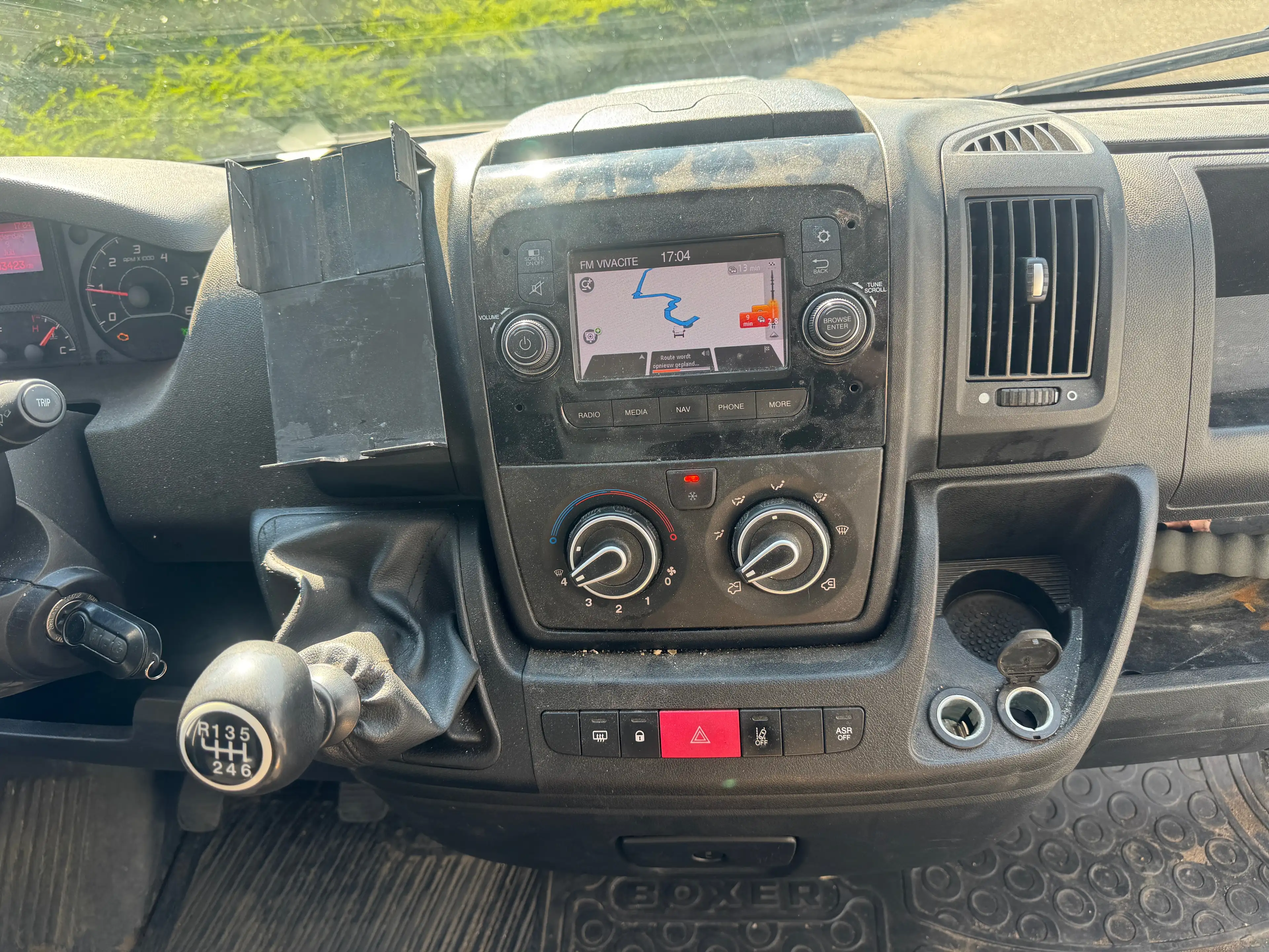 Peugeot Boxer 2.2 BlueHDi L3H2 — photo 10