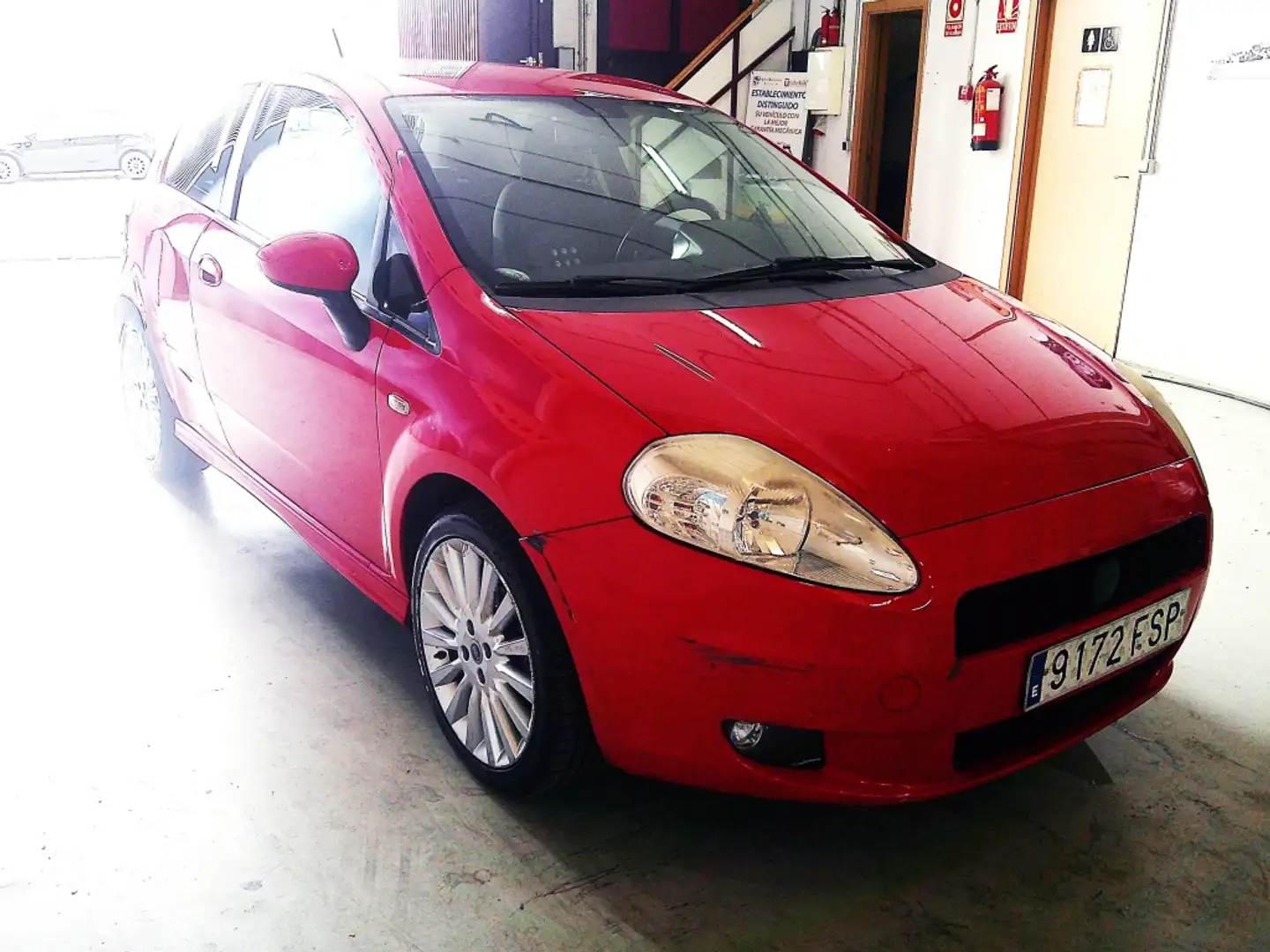 Fiat Grande Punto 1.4 Sport 95 Rojo - 2