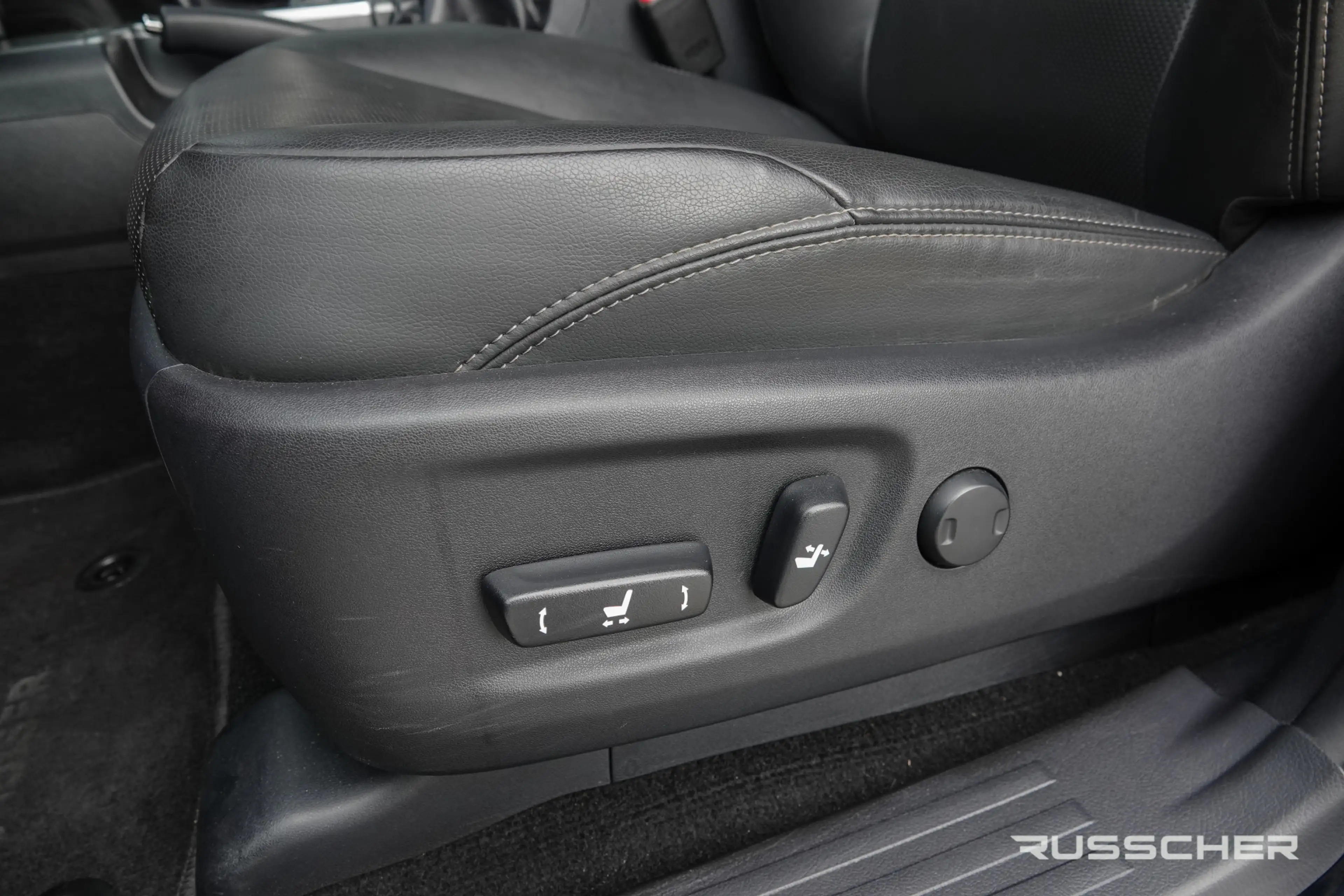 Toyota Land Cruiser 2.8 D-4D-F Challenger 204Pk Aut. | Grijs kenteken — photo 17