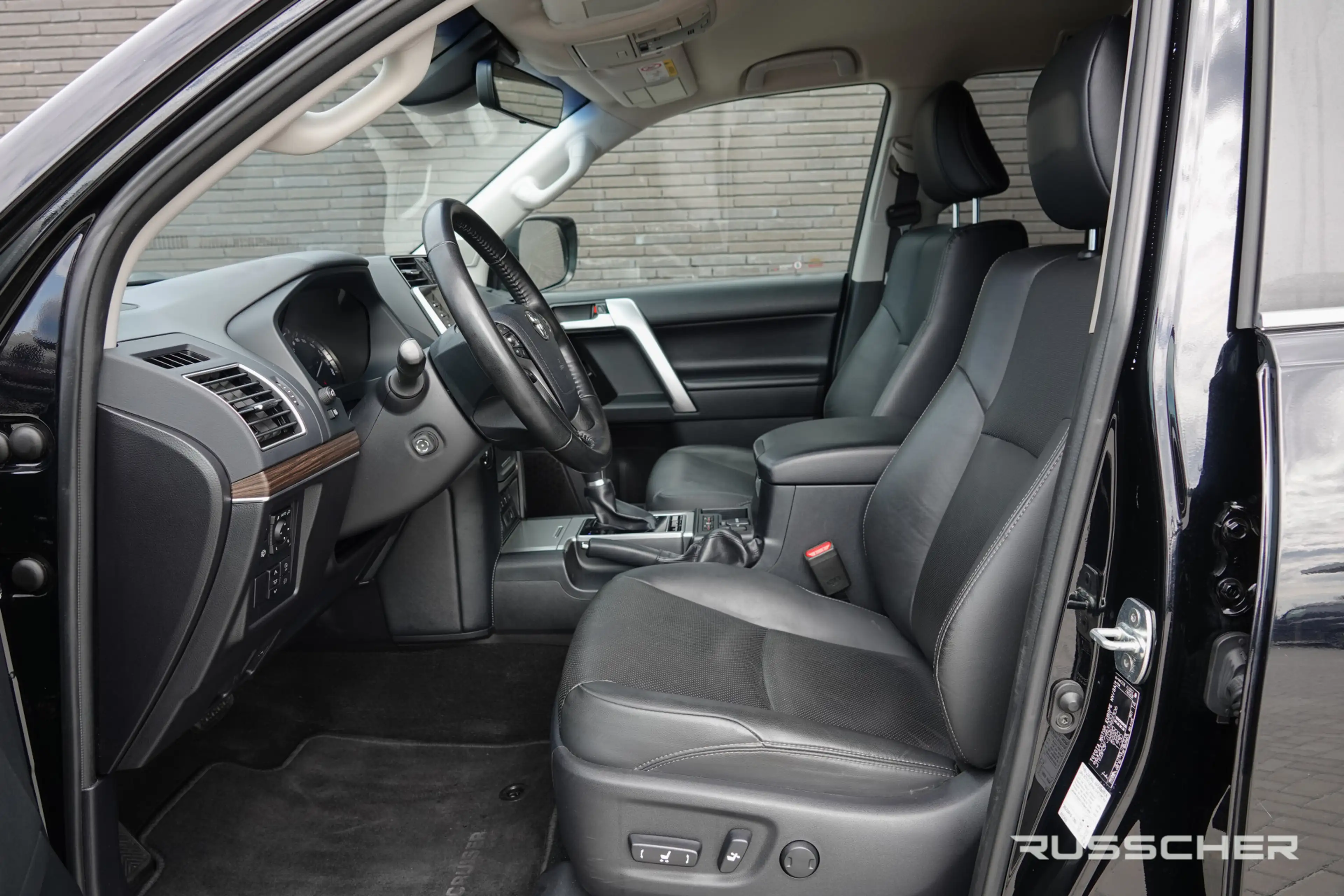 Toyota Land Cruiser 2.8 D-4D-F Challenger 204Pk Aut. | Grijs kenteken — photo 5