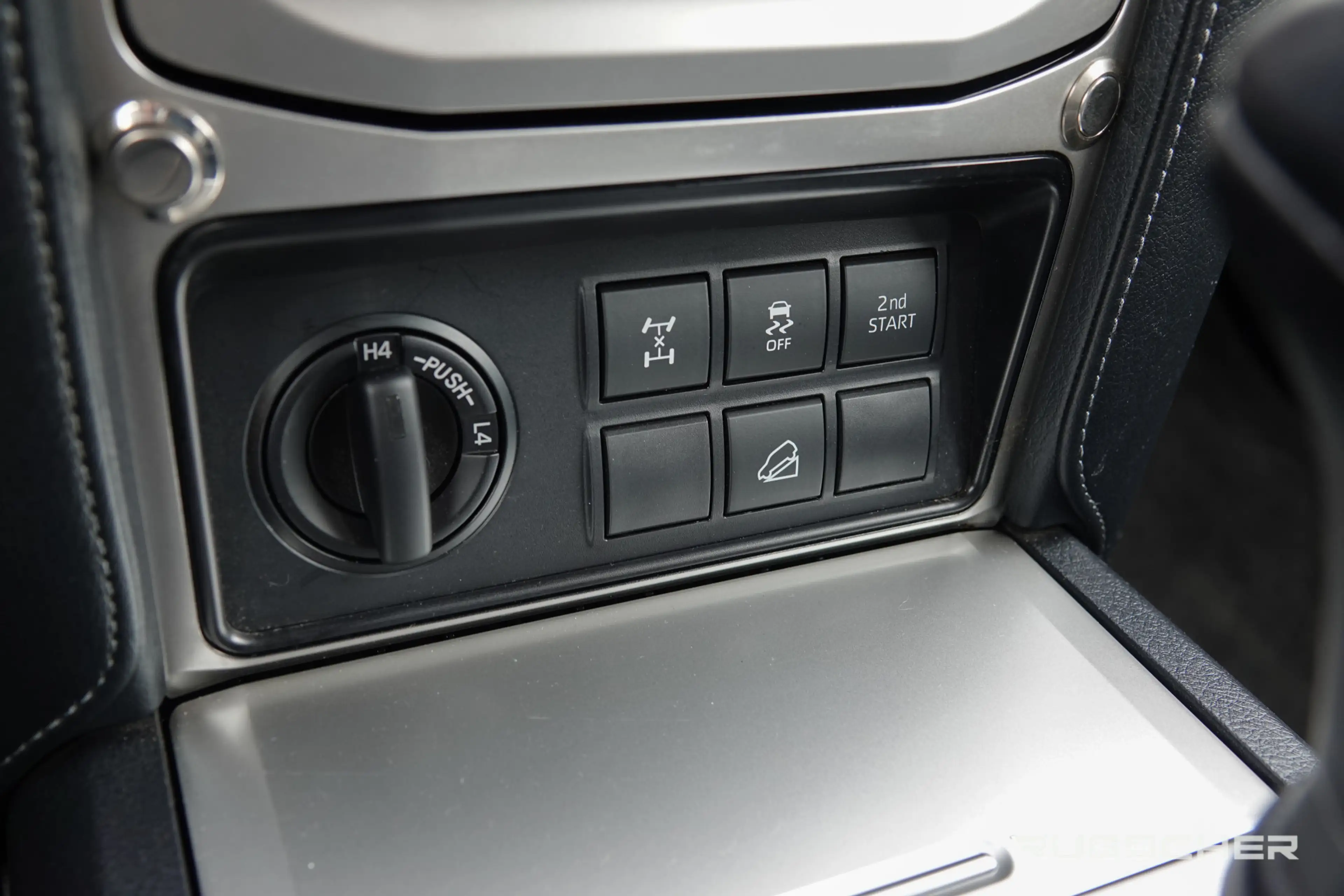 Toyota Land Cruiser 2.8 D-4D-F Challenger 204Pk Aut. | Grijs kenteken — photo 25
